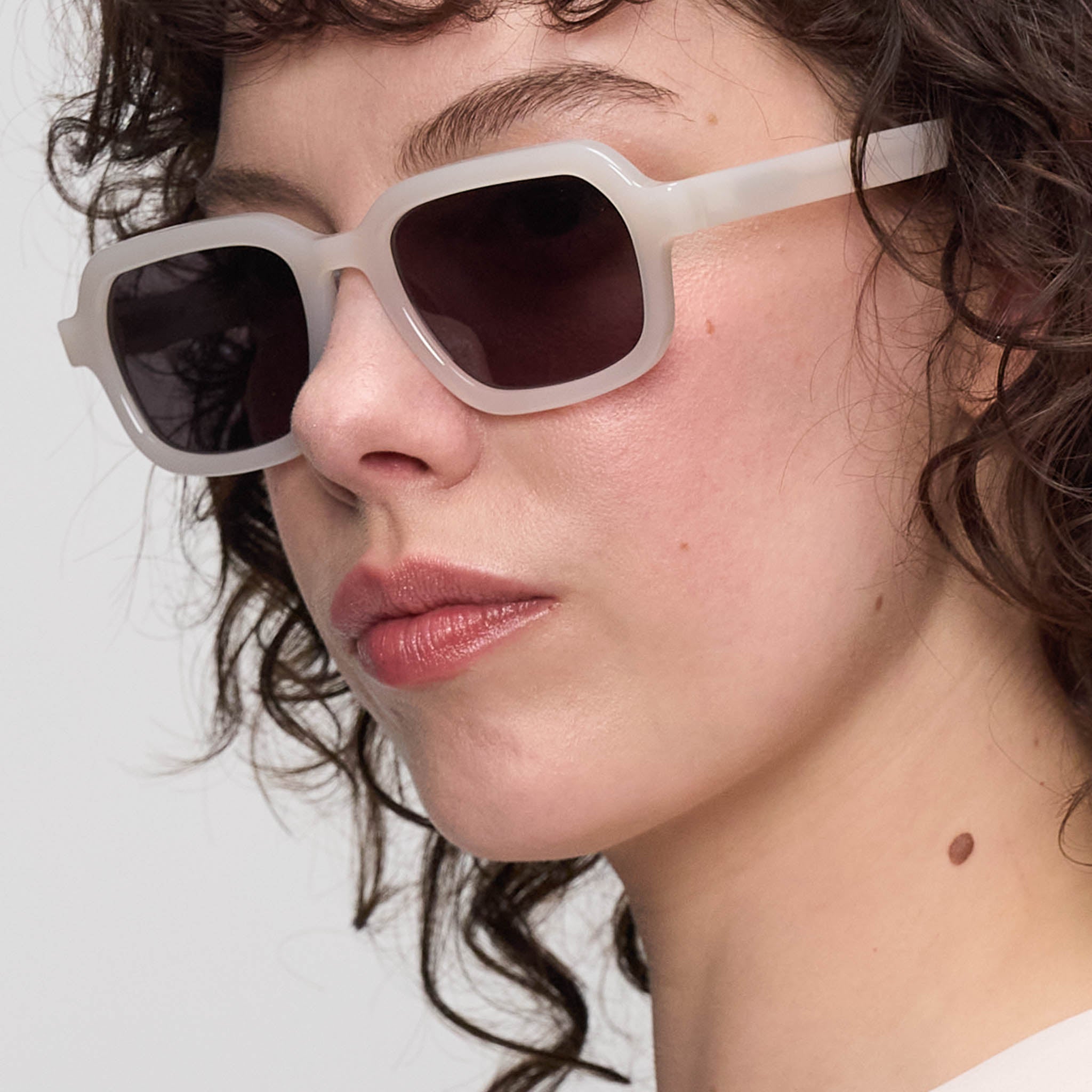lilienthal-berlin-dreamgaze-ii-sonnenbrille-milky-beige-gray image 4