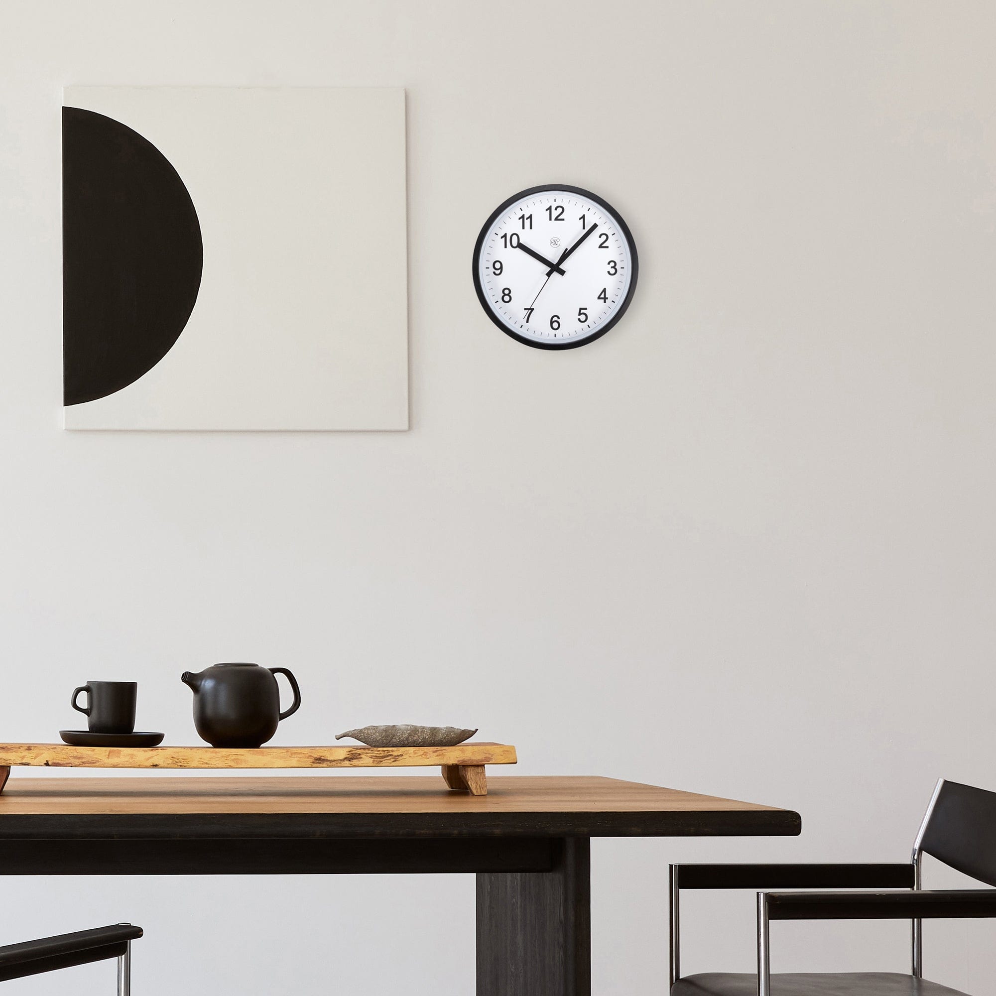 nextime-robust-wanduhr-25-5-cm-lautlos-wei-schwarz-kunststoff image 8