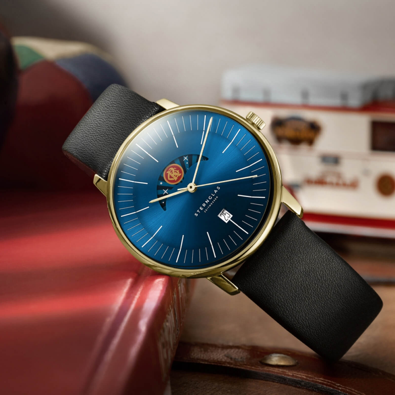 sternglas-hamburg-edition-roncalli-herrenuhr-roncalli-blau-saphirglas image 6