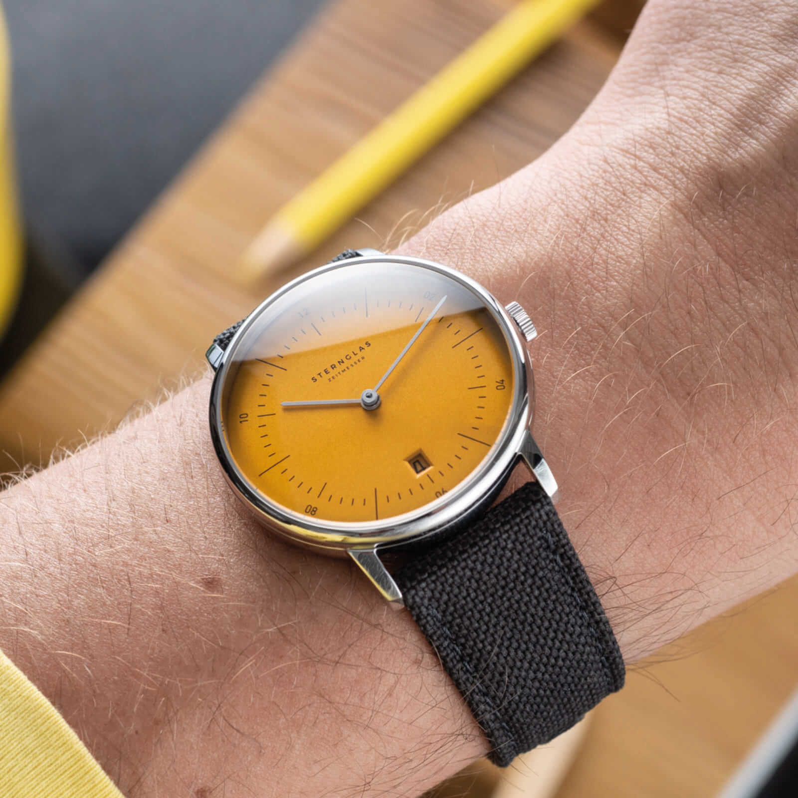 sternglas-naos-edition-yellow-uhr-38-mm-bestseller-mit-gelbem-zifferblatt image 8