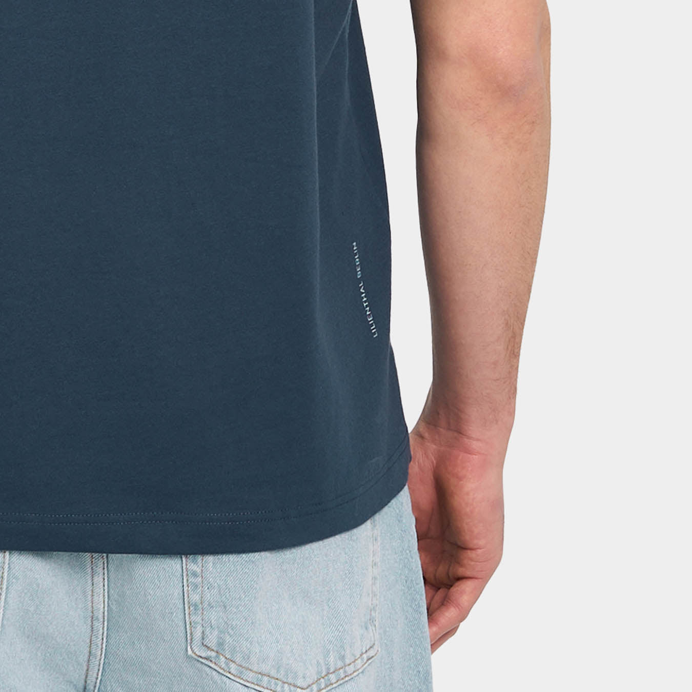 lilienthal-berlin-circular-t-shirt-navy-bio-baumwolle image 5