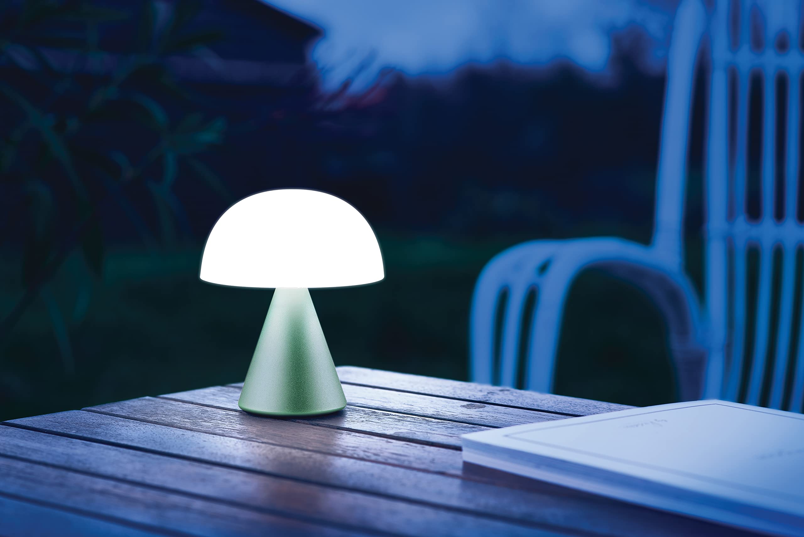 lexon-mina-m-led-tischlampe-minzgr-n-wiederaufladbar image 8
