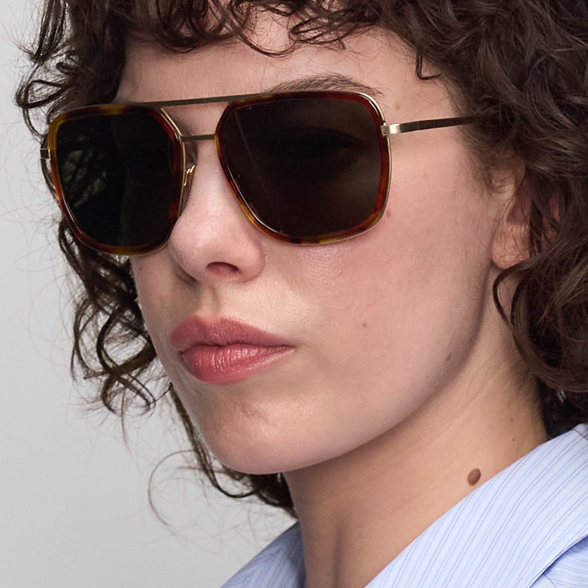 lilienthal-berlin-aero-funk-sonnenbrille-brushed-gold-brown-green image 4