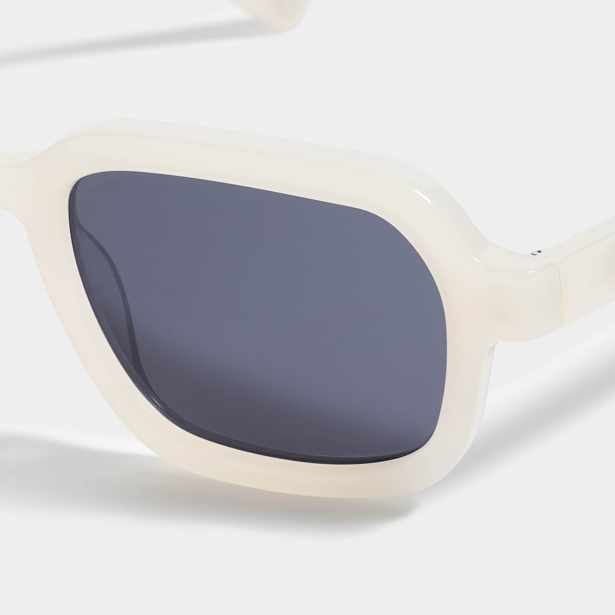 lilienthal-berlin-dreamgaze-ii-sonnenbrille-milky-beige-gray image 7