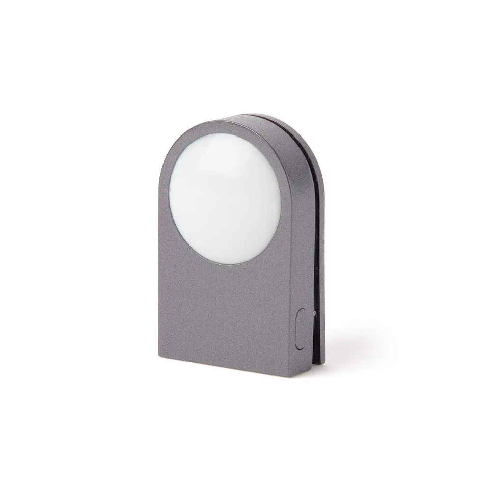 lexon-lucie-mini-led-clip-lampe-gun-metal image 1