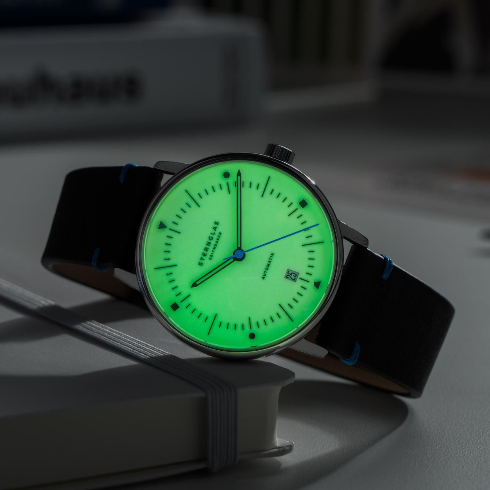 sternglas-naos-automatik-edition-bauhaus-x-blau-38-mm-leder image 6