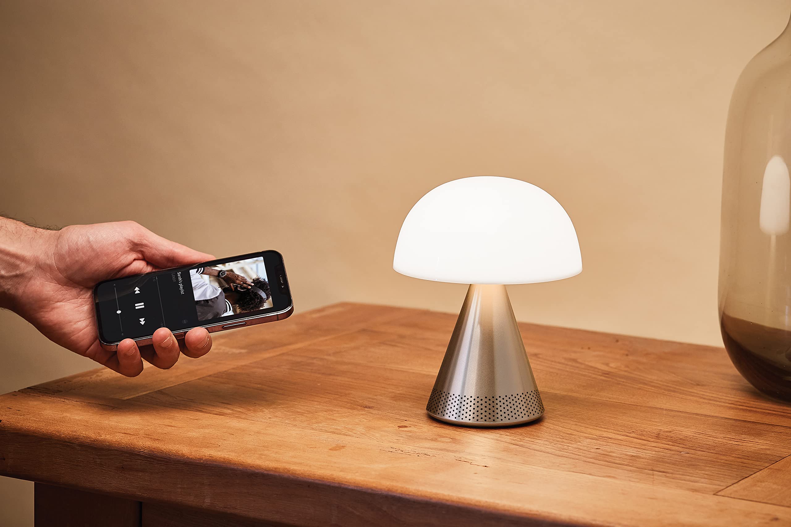 lexon-mina-l-audio-led-leuchte-mit-bluetooth-lautsprecher-17cm-poliertes-alumini image 2