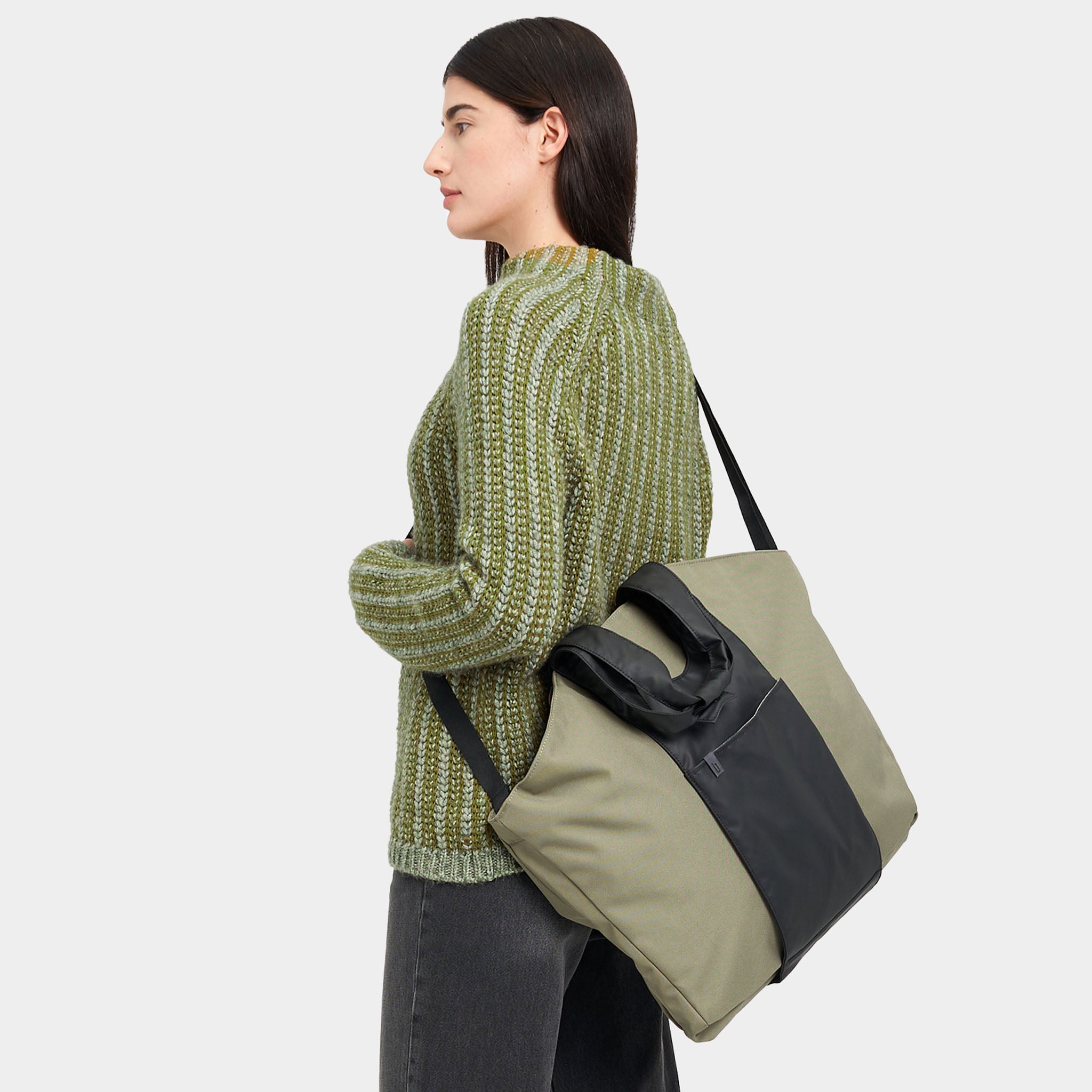 lilienthal-berlin-urbaneer-tote-bag-utility-olive-green-tote-crossbody-tasche image 5