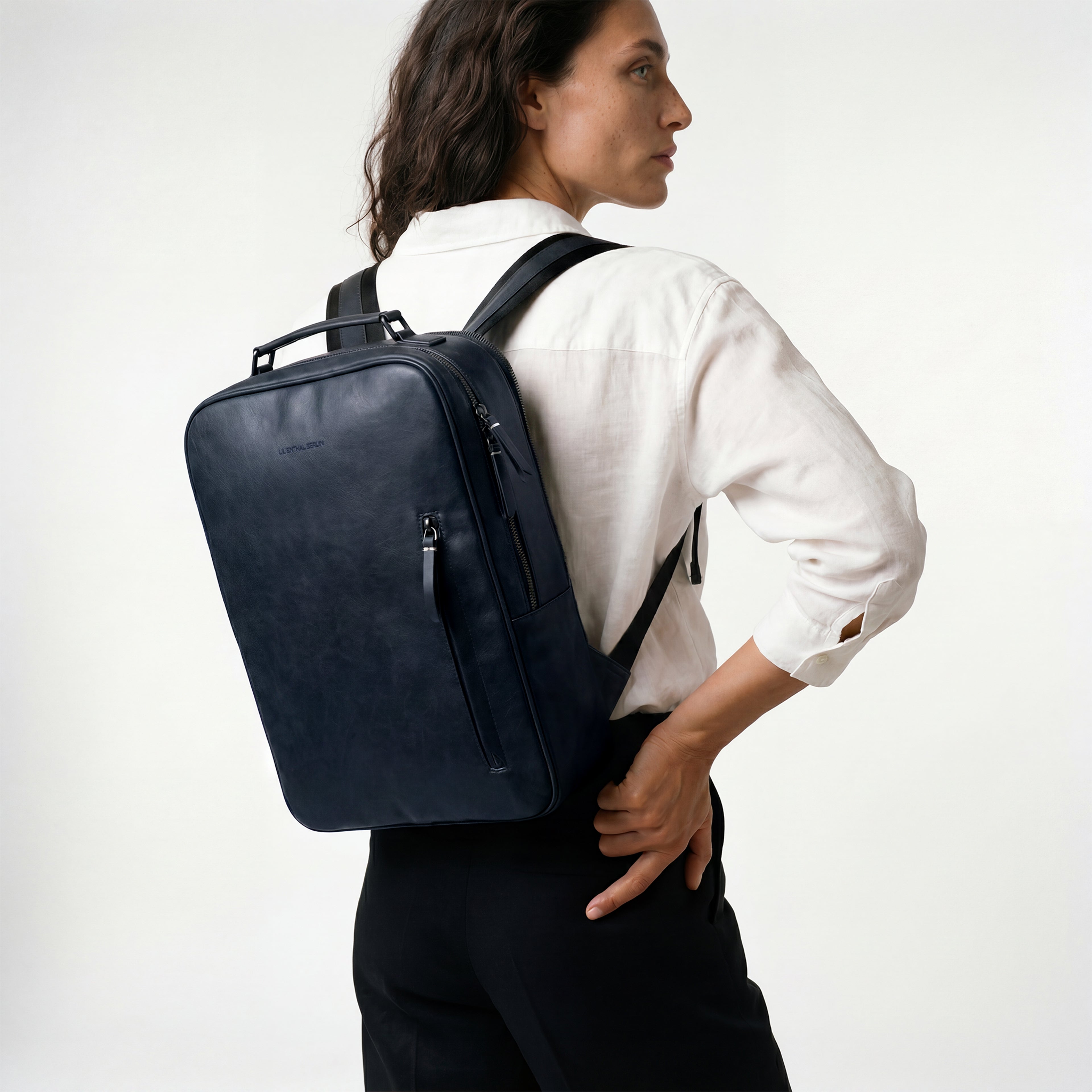 lilienthal-berlin-virtuoso-minimalist-rucksack-navy-blue image 7