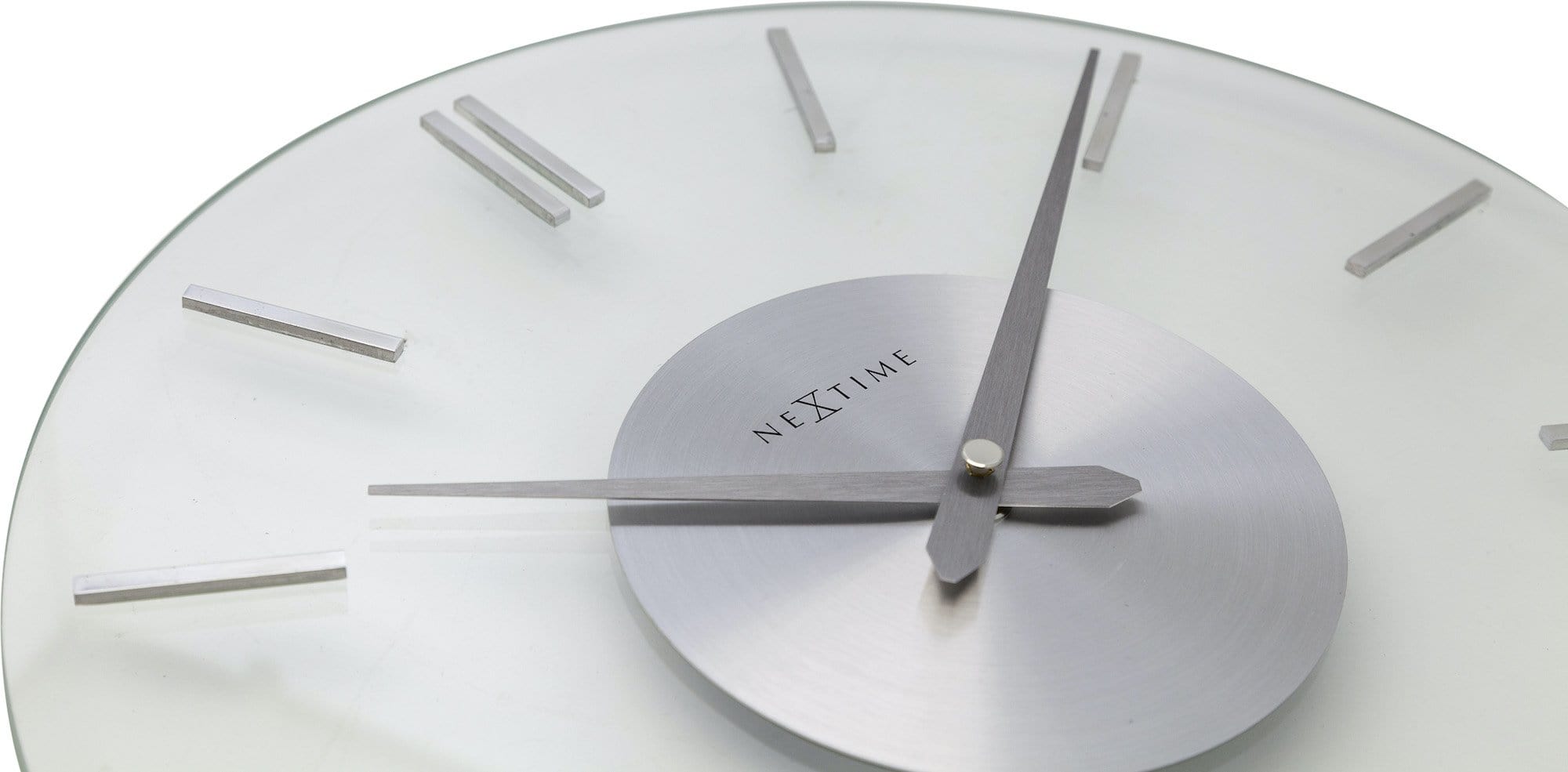 nextime-stripe-wanduhr-26cm-aluminium-milchglas-lautlos image 3