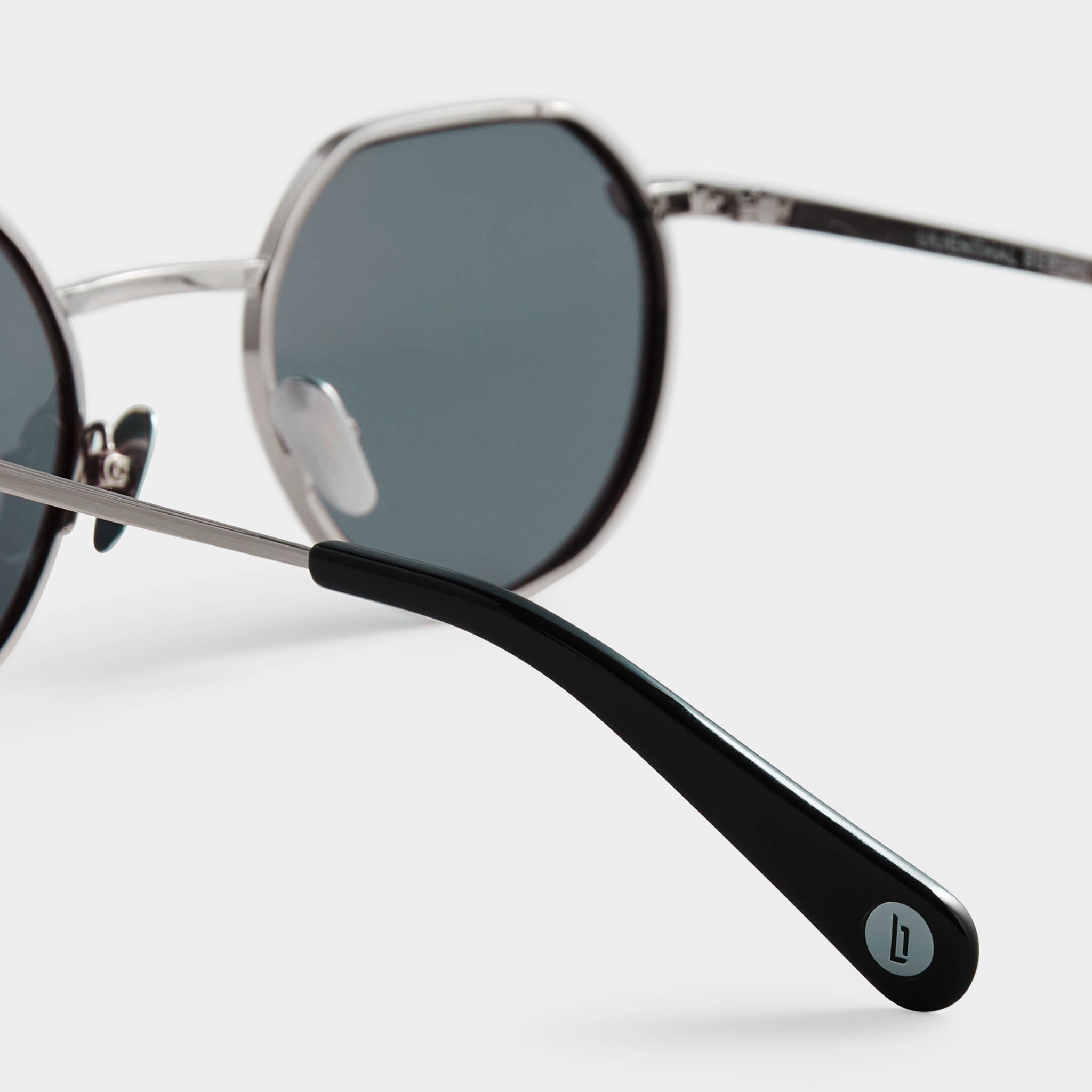 lilienthal-berlin-nu-jazz-sonnenbrille-silver-black-gray image 7