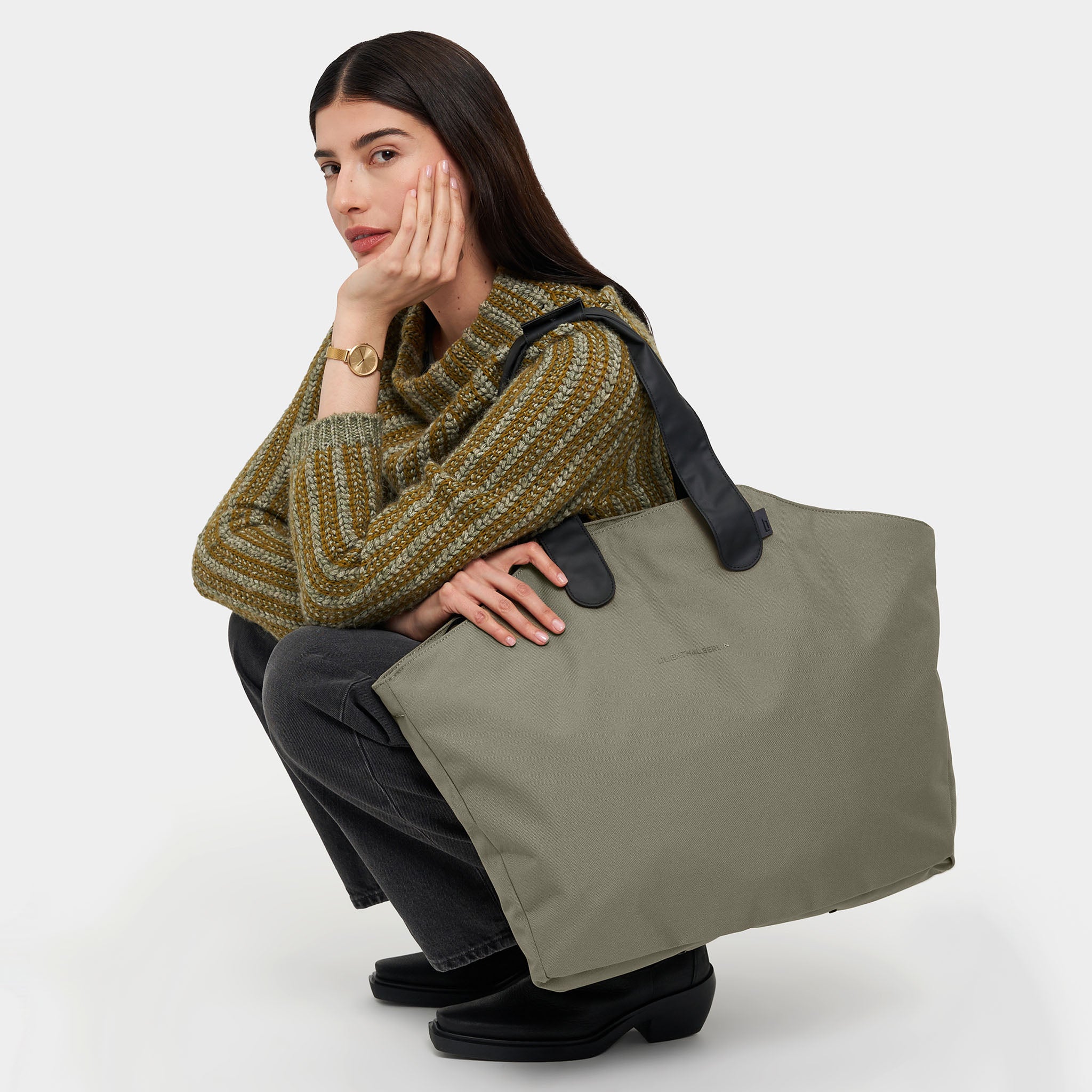 lilienthal-berlin-urbaneer-tote-bag-core-olive-green image 4