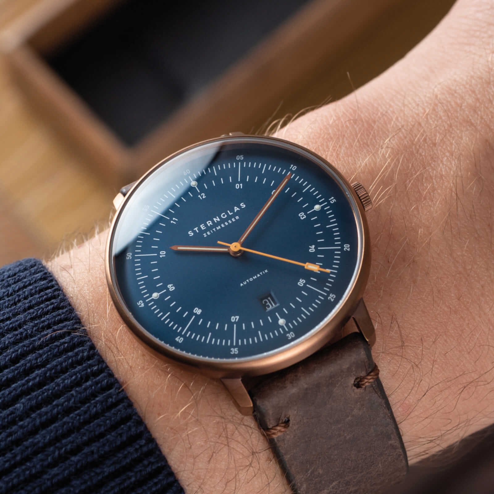 sternglas-hamburg-automatik-dunkelblau-bronze-42-mm-leder-herrenuhr image 7