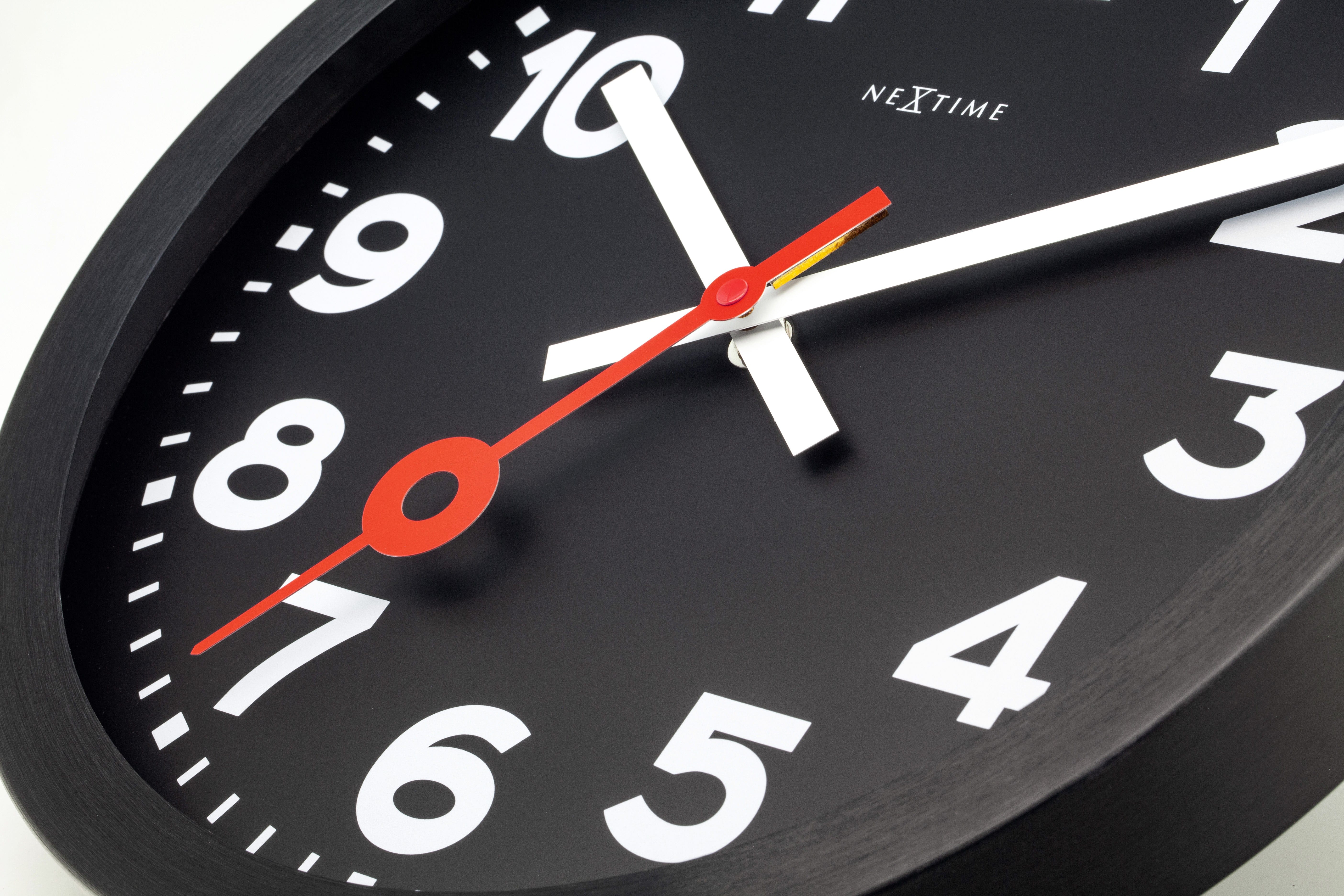 nextime-station-all-black-wanduhr-35-cm-analog-lautlos-schwarz-aluminium image 4