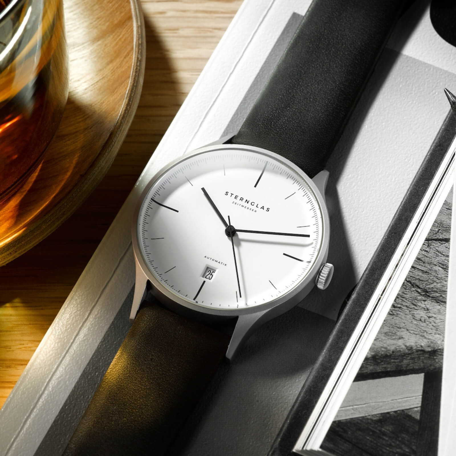 sternglas-asthet-armbanduhr-automatik-40-mm-wei-sandgestrahlt-superflach image 4