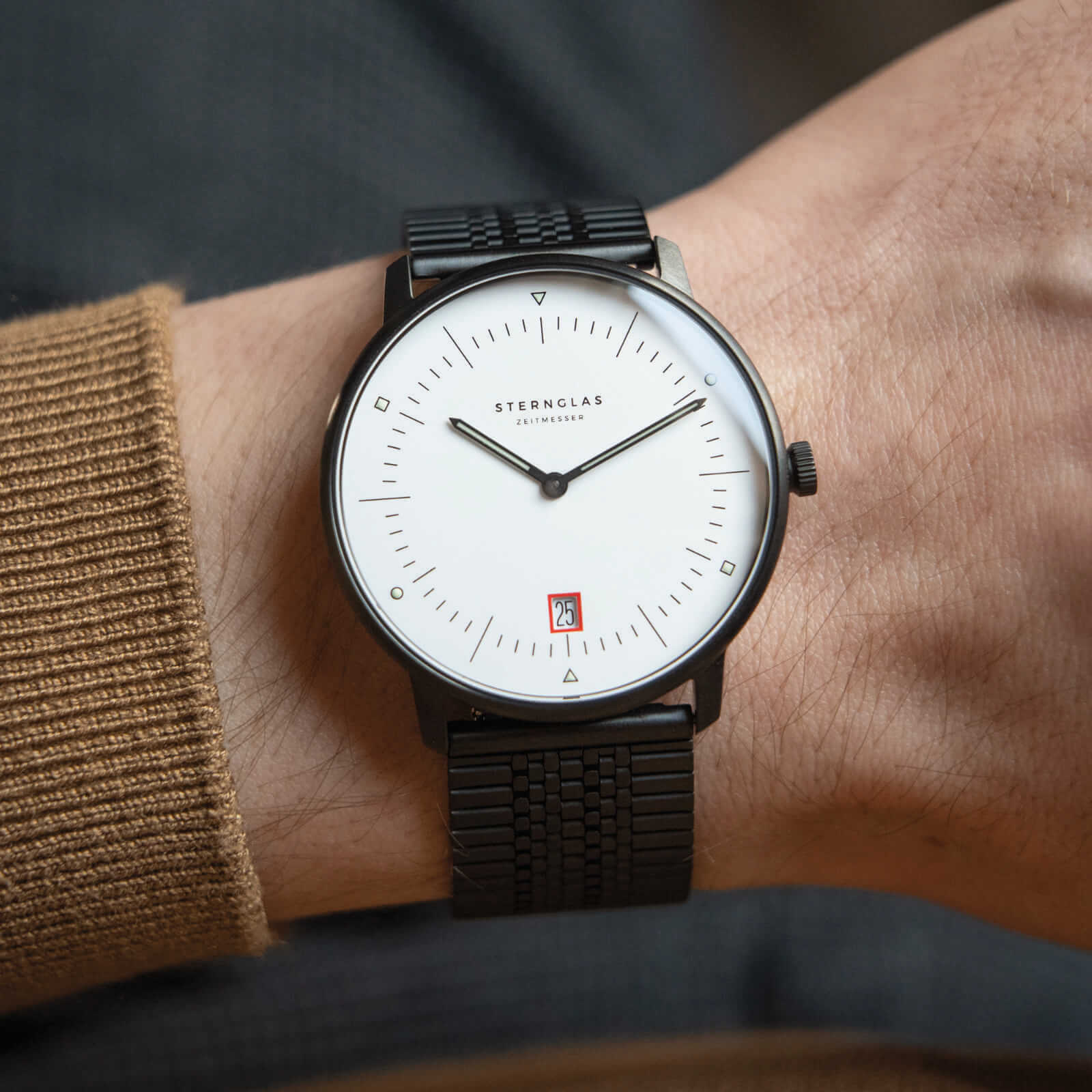 sternglas-naos-edition-bauhaus-iii-herrenuhr-38-mm-leder image 2
