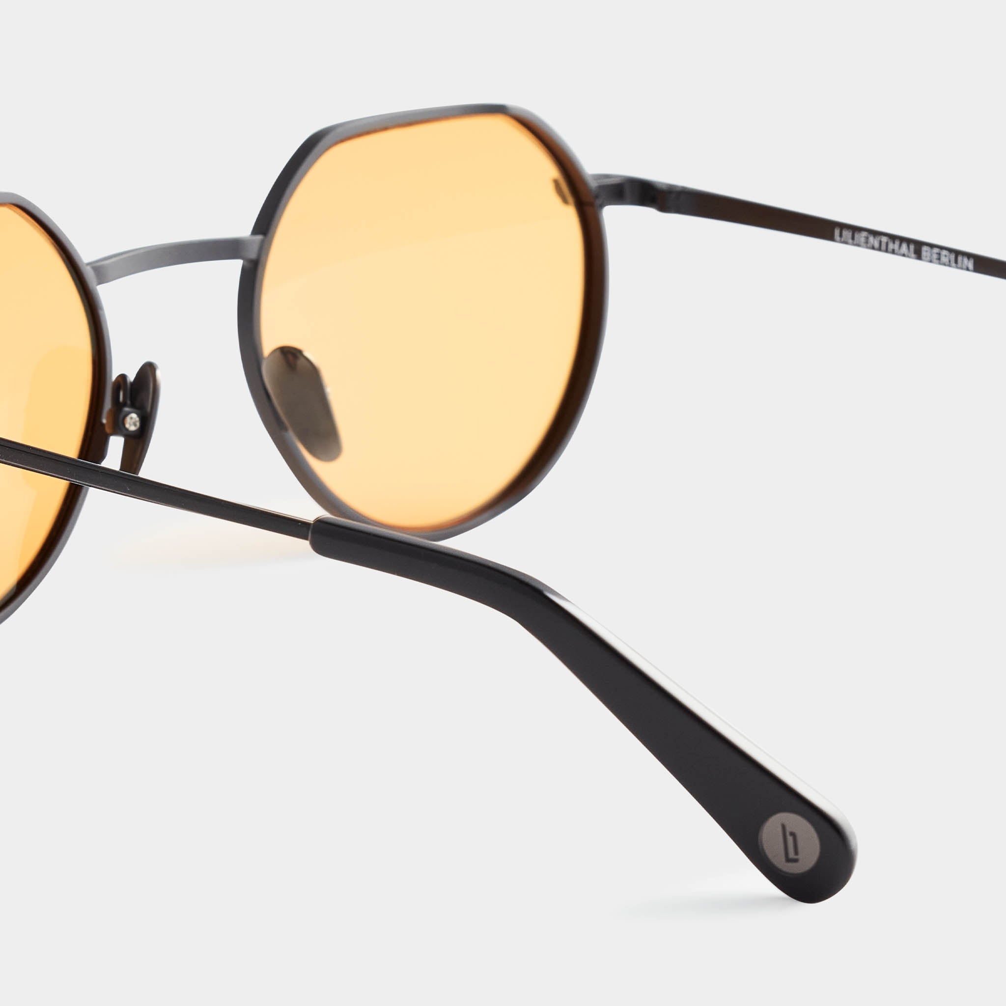 lilienthal-berlin-nu-jazz-black-orange-sonnenbrille-limited-edition image 6