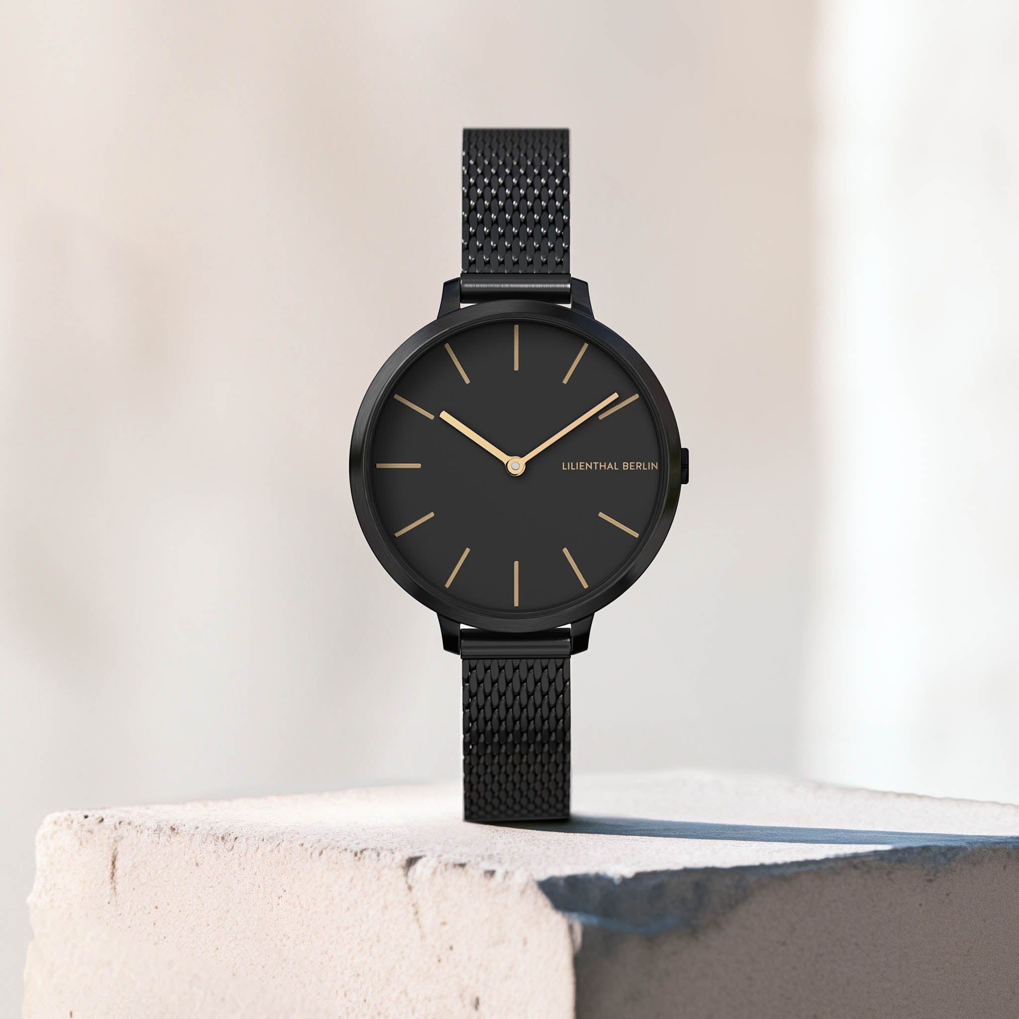 lilienthal-berlin-rosalux-black-gold-damenuhr-30-mm image 3