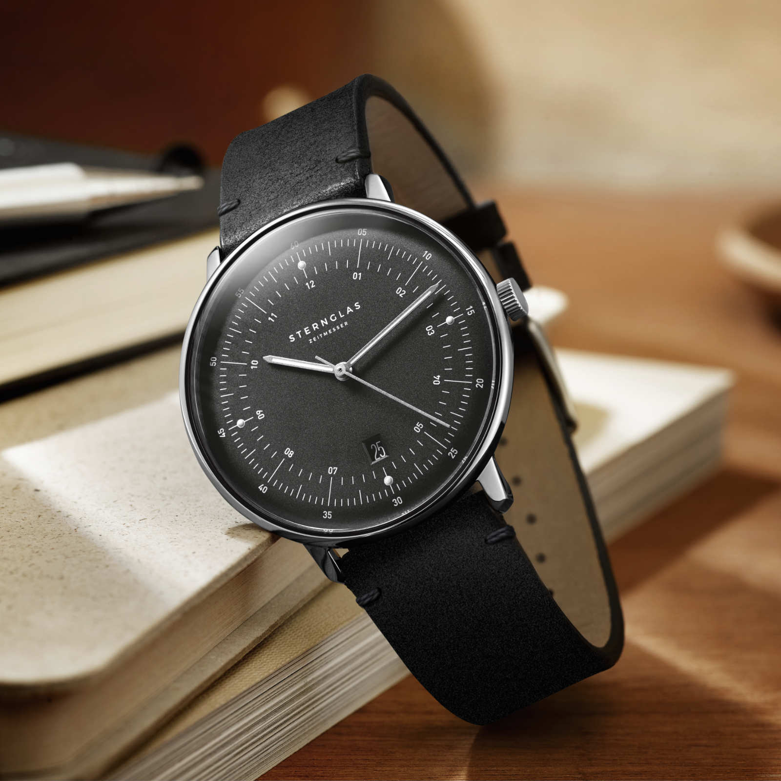 sternglas-hamburg-graphit-armbanduhr-42-mm-quarz image 4