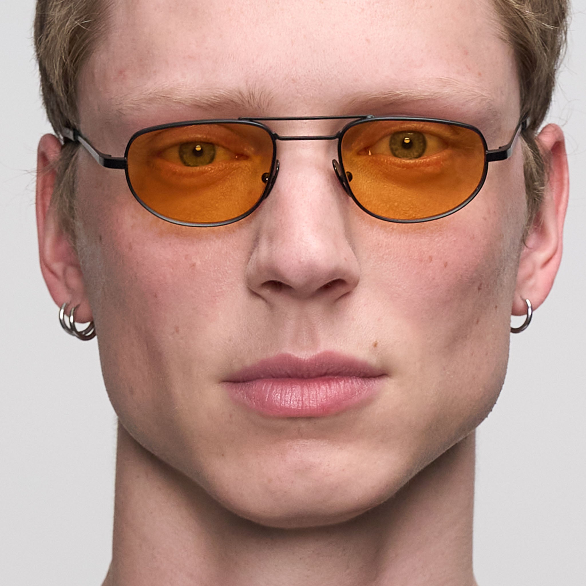 lilienthal-berlin-neo-wave-sonnenbrille-black-anthracite-orange-limited-edition image 3