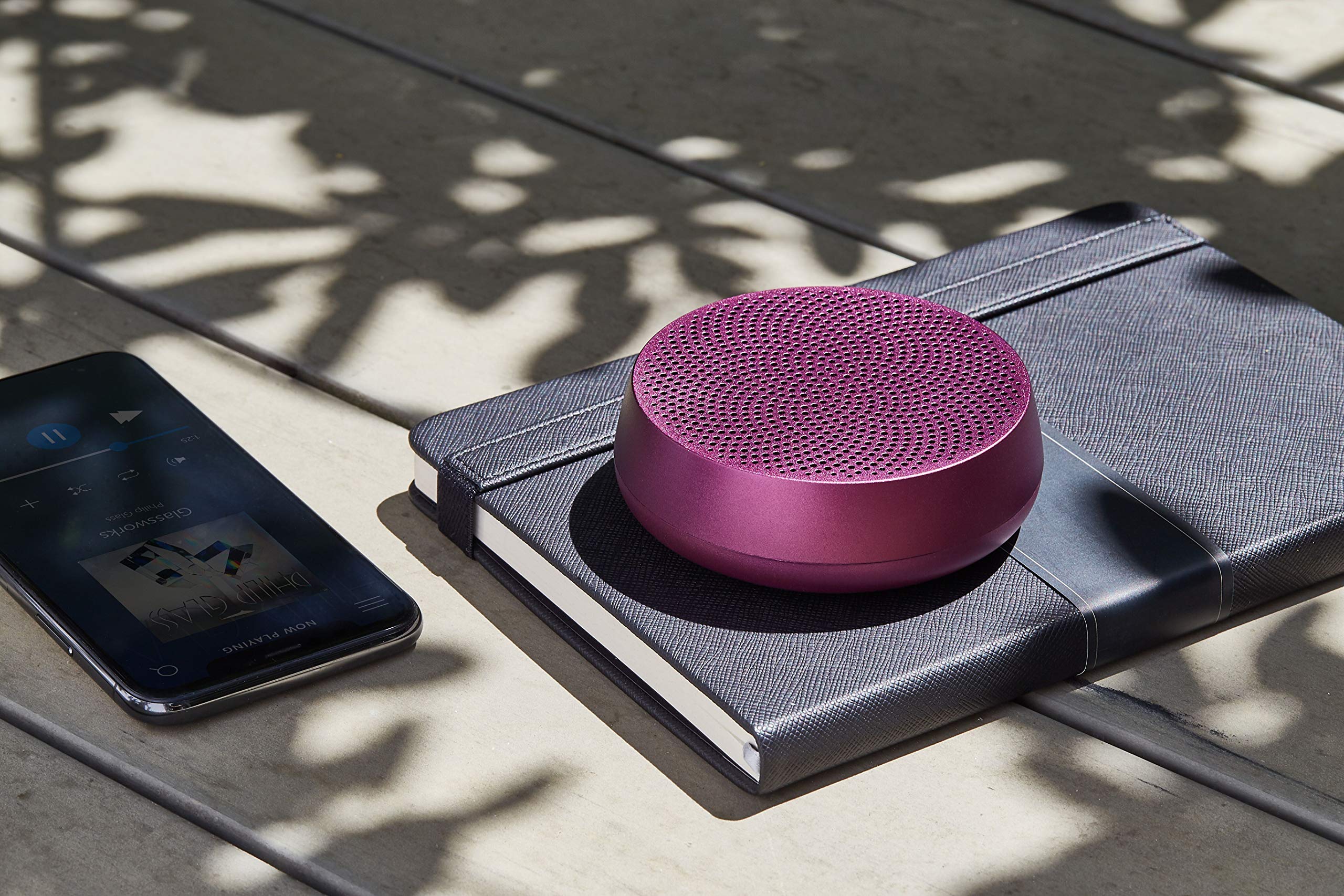 lexon-mino-l-bluetooth-lautsprecher-aluminium-dark-plum image 4