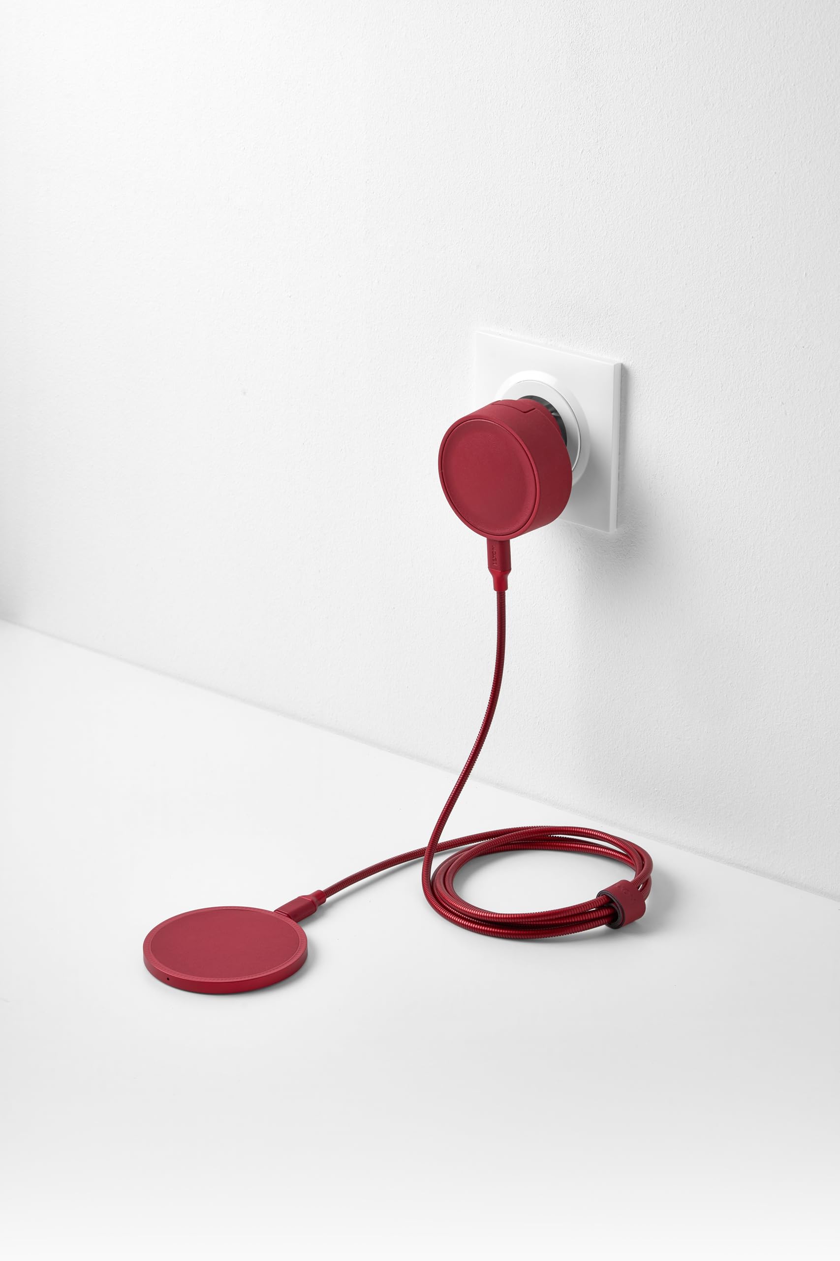 lexon-powerup-induktionsladeger-t-15-w-qi-rot-kunstleder image 3
