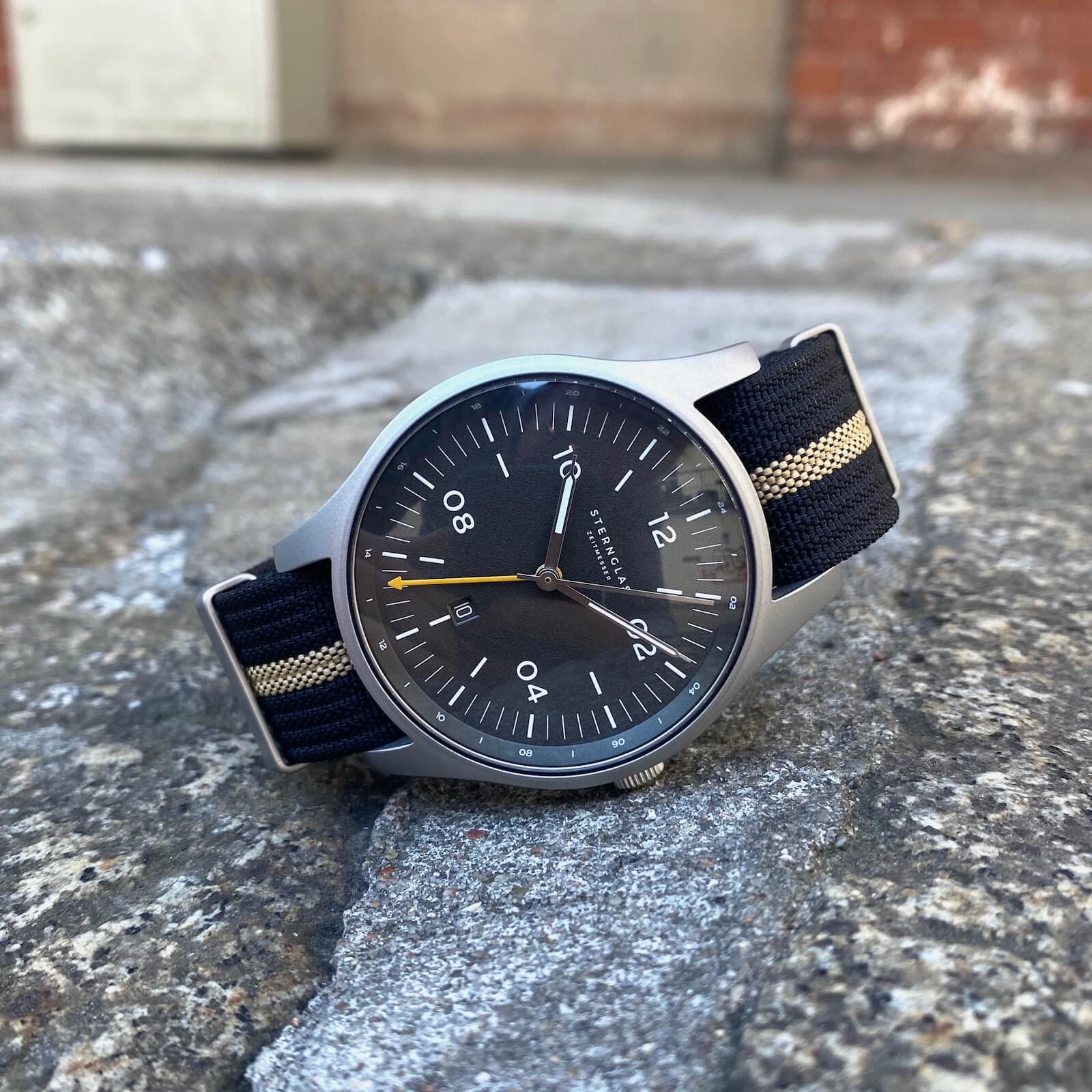 sternglas-taiga-gmt-field-schwarz-herrenuhr image 2