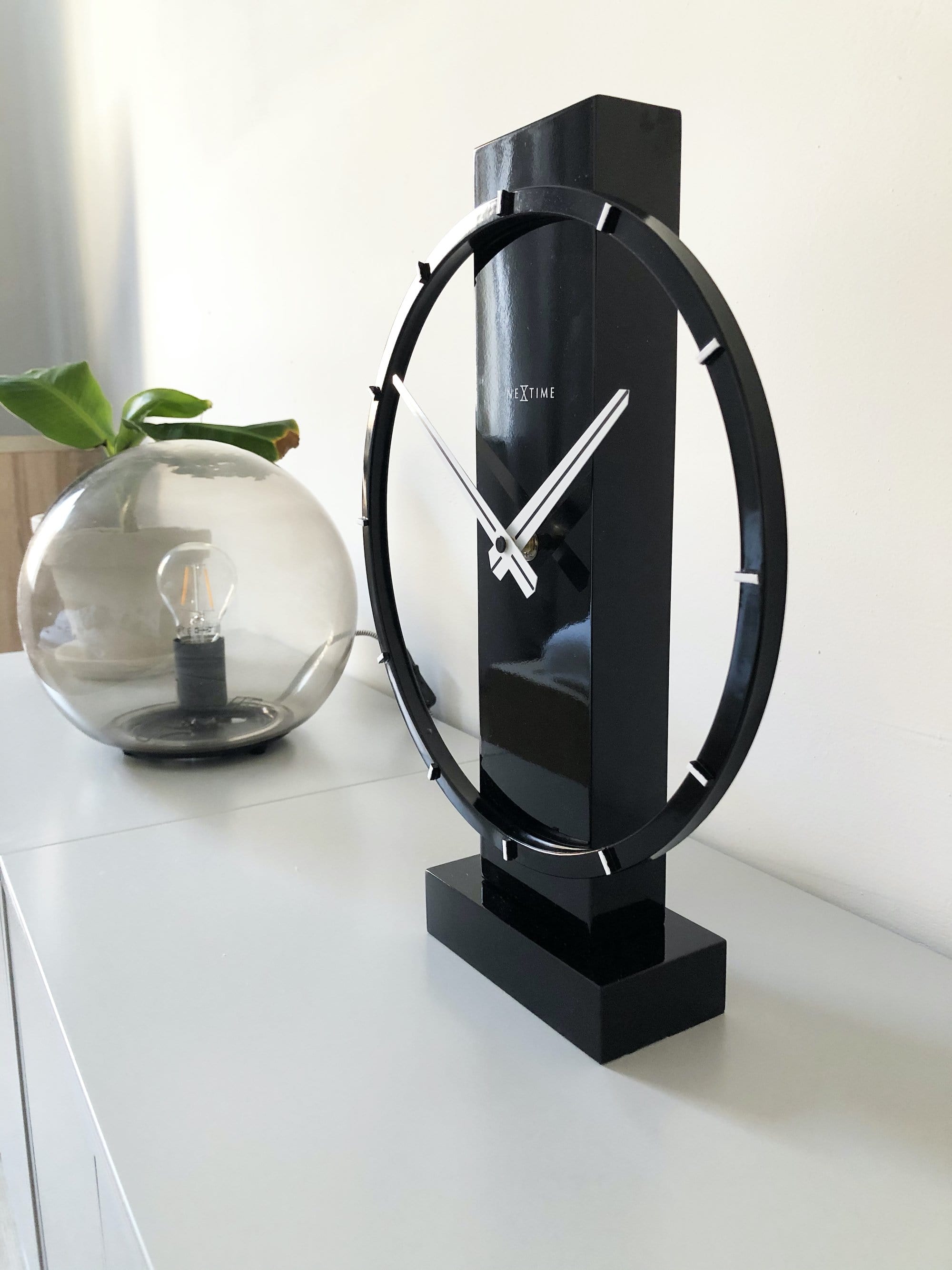 nextime-carl-small-tischuhr-wanduhr-34x27-cm-holz-schwarz image 6