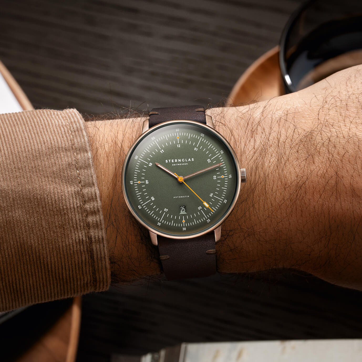 sternglas-hamburg-automatik-edition-bronze-42-mm-gr-n-leder image 8