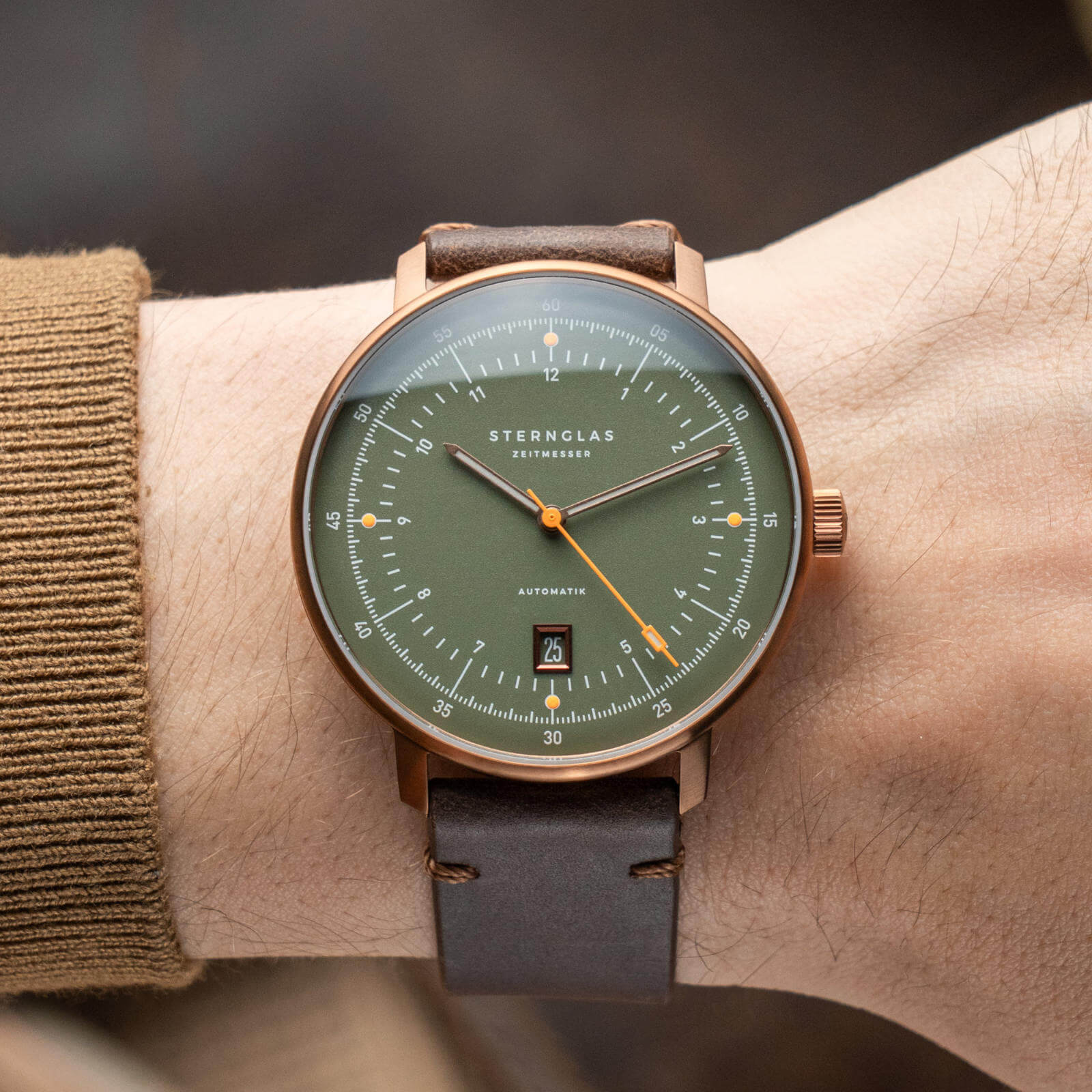 sternglas-hamburg-pro-automatik-uhr-dunkelgr-n-42-mm-leder image 2