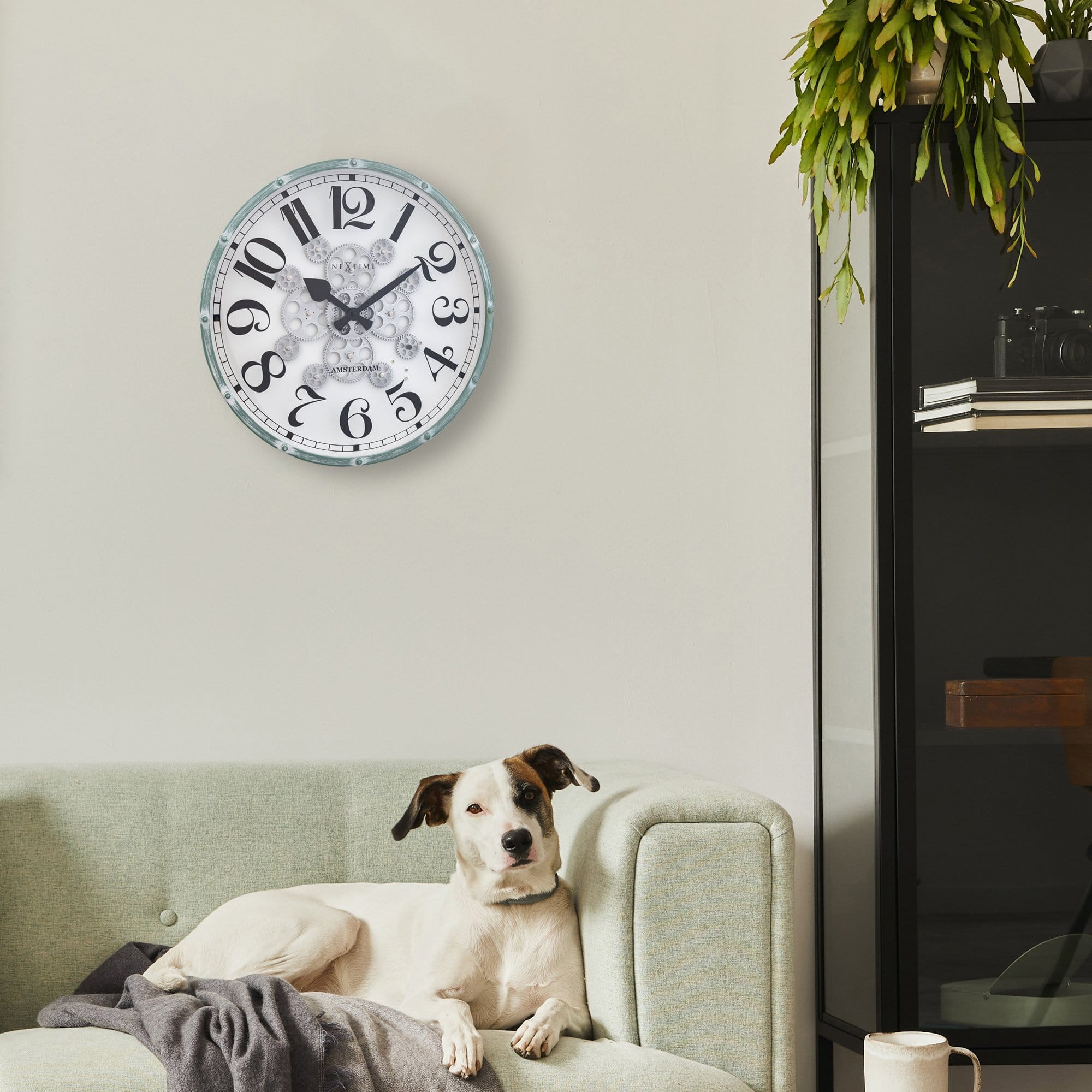 nextime-henry-wanduhr-mit-beweglichen-zahnr-dern-50-cm-vintage-gr-n image 4