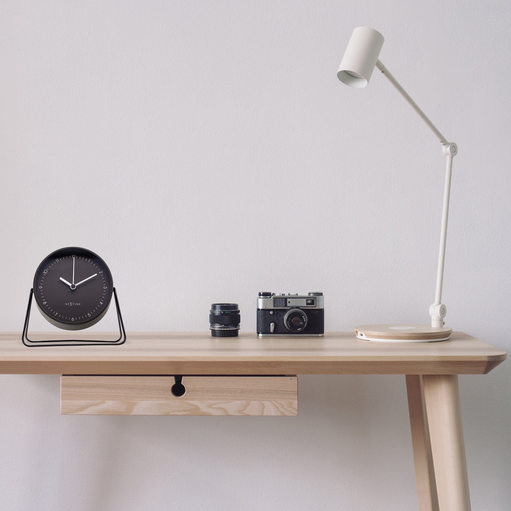 nextime-berlin-table-tischwecker-14x13x7-cm-lautlos-metall-schwarz-grau image 6