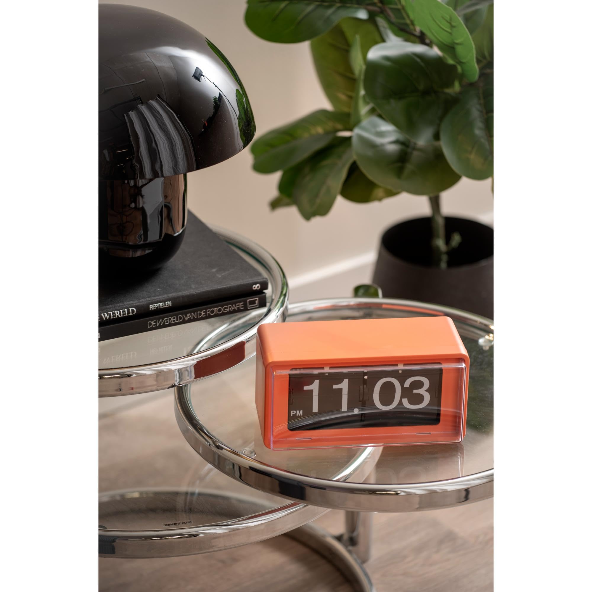 karlsson-retro-boxed-flip-wand-und-tischuhr-leuchtendes-orange-20-x-10-x-10-cm image 2