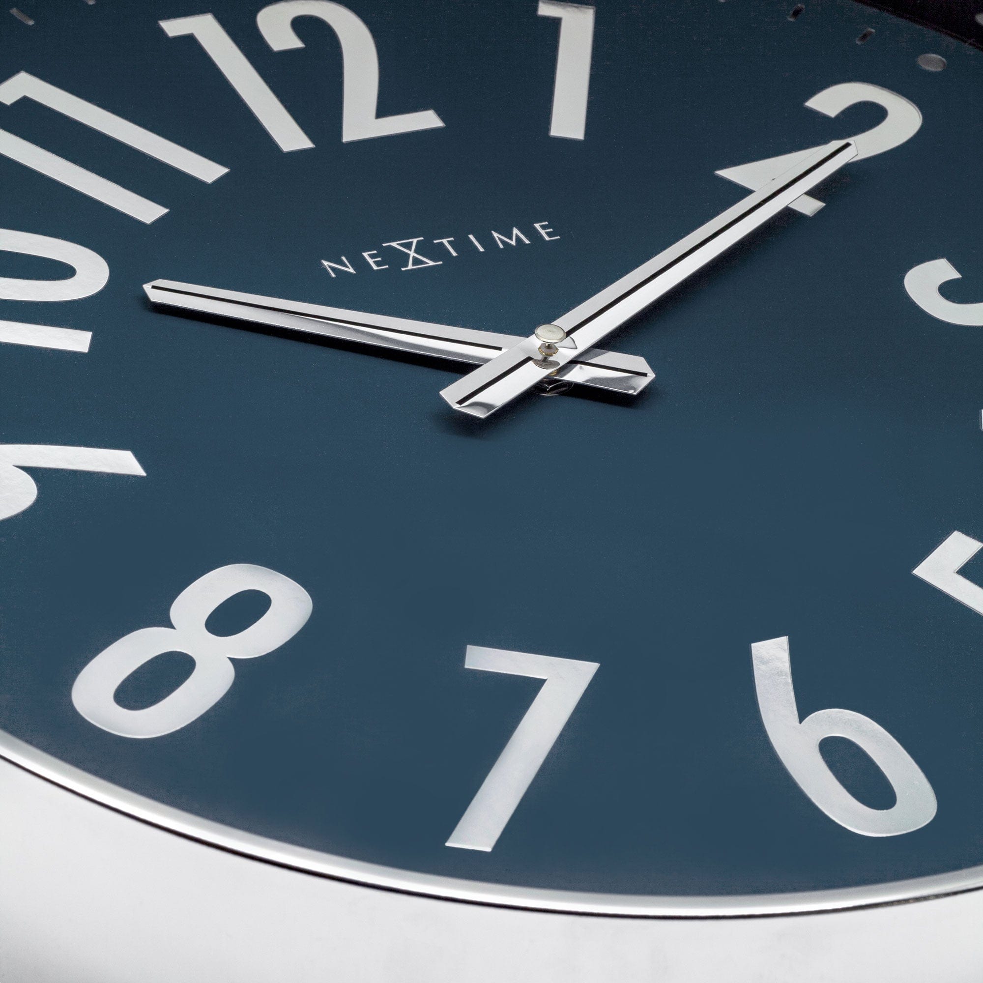 nextime-alchemy-wanduhr-40cm-lautlos-metall-silber-blau image 4