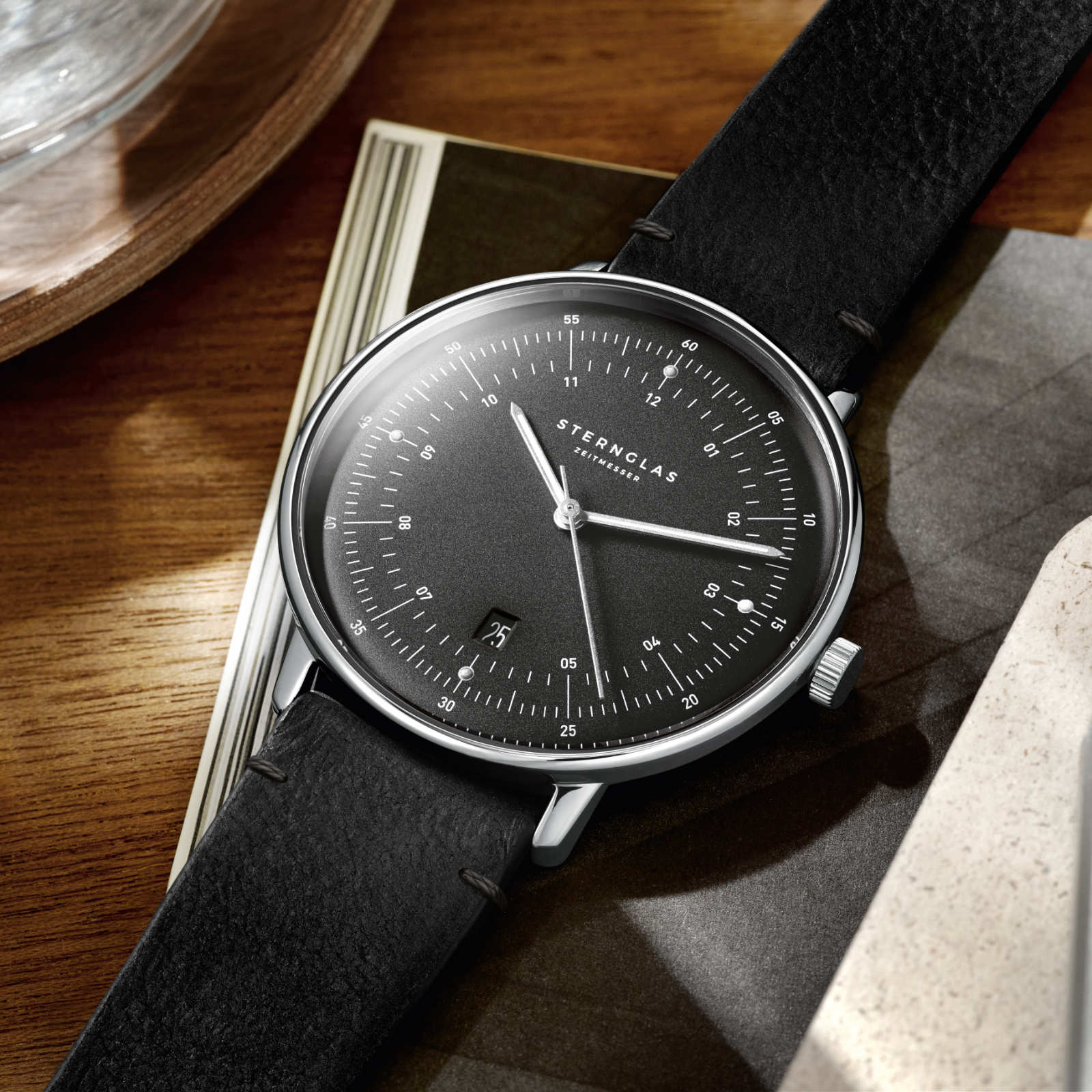 sternglas-hamburg-graphit-armbanduhr-42-mm-quarz image 6