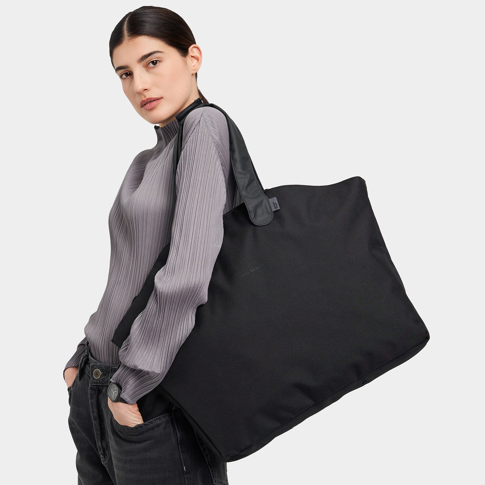 lilienthal-berlin-urbaneer-tote-bag-core-black image 4