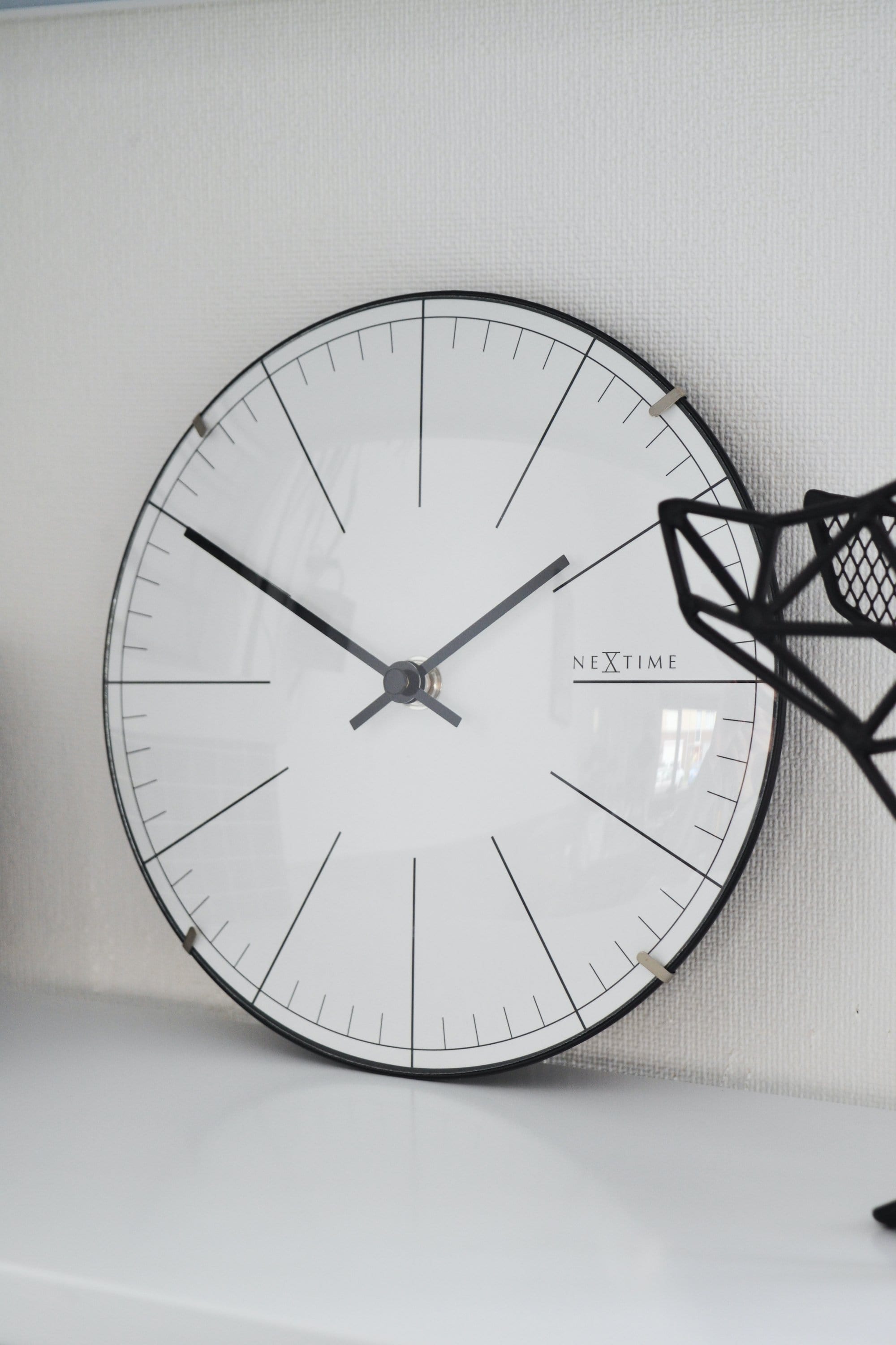 nextime-big-stripe-mini-dome-tisch-und-wanduhr-20-cm-glas-schwarz-wei image 7