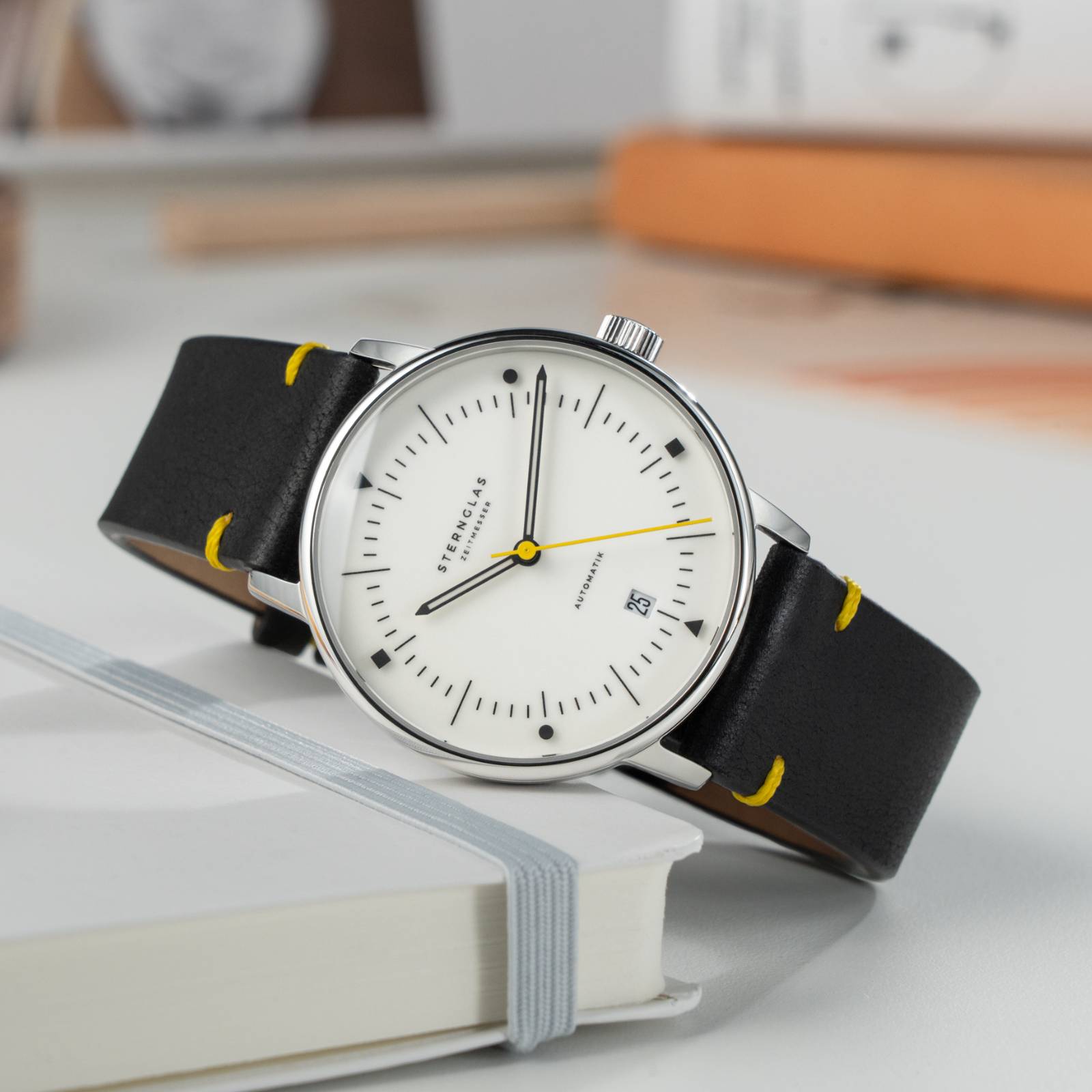 sternglas-naos-automatik-edition-bauhaus-x-gelb-herrenuhr-38-mm image 6