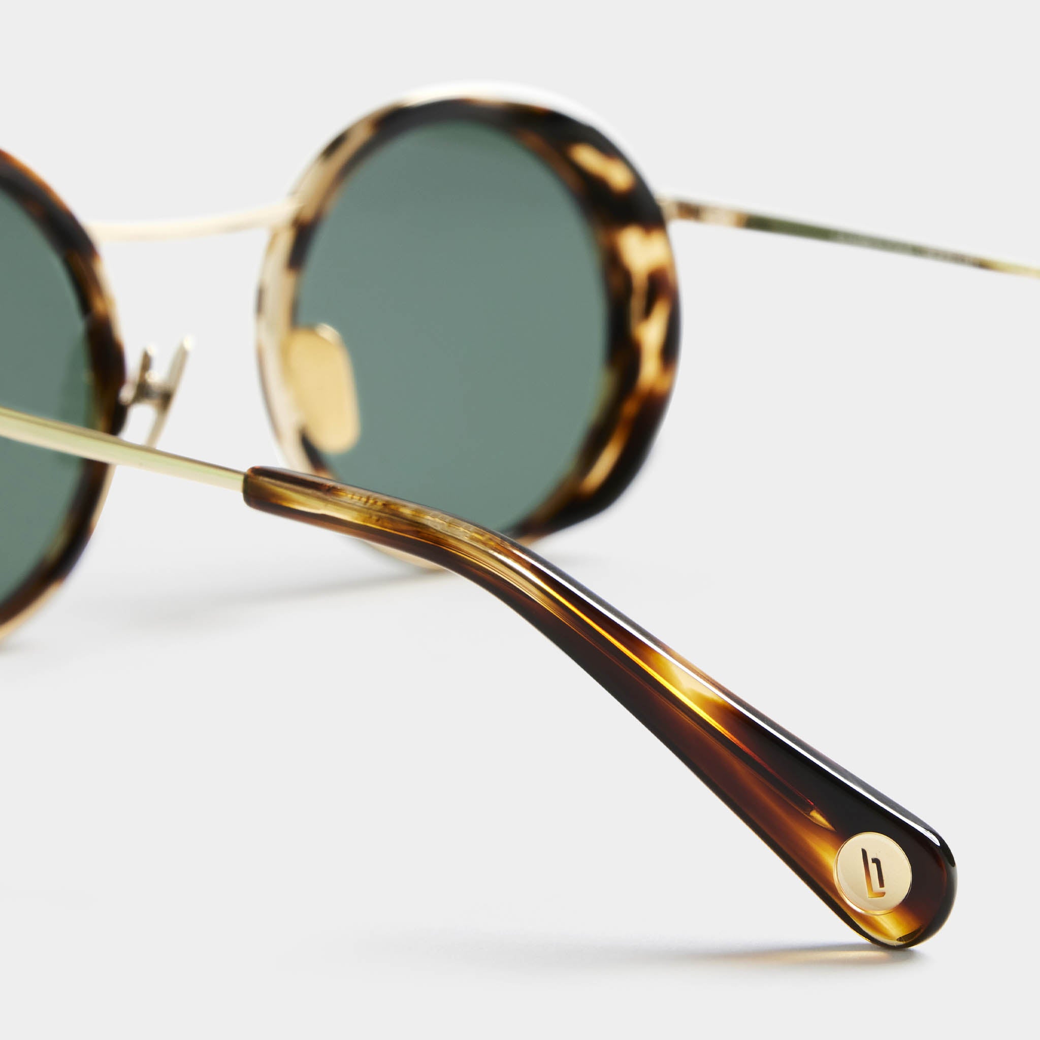 lilienthal-berlin-chillwave-brushed-gold-tortoise-green-sonnenbrille image 6