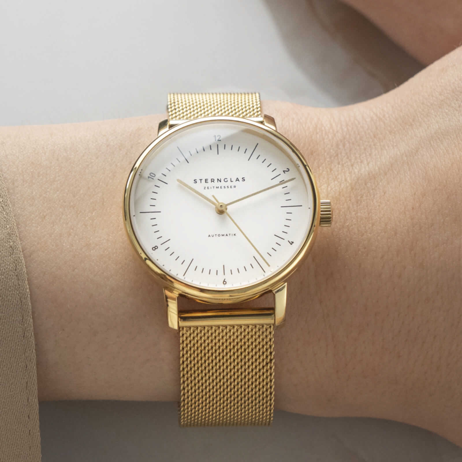 sternglas-naos-xs-automatik-gold-damenuhr-33-mm image 2