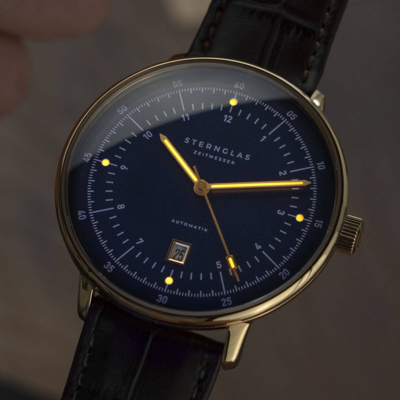 sternglas-hamburg-automatik-edition-marine-42-mm-gold-blau image 4