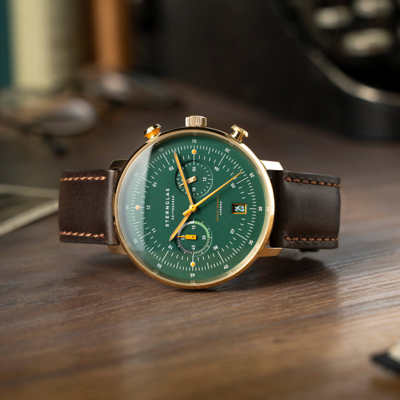 sternglas-hamburg-chrono-edition-vintage-herrenuhr-42-mm-gold-leder image 8