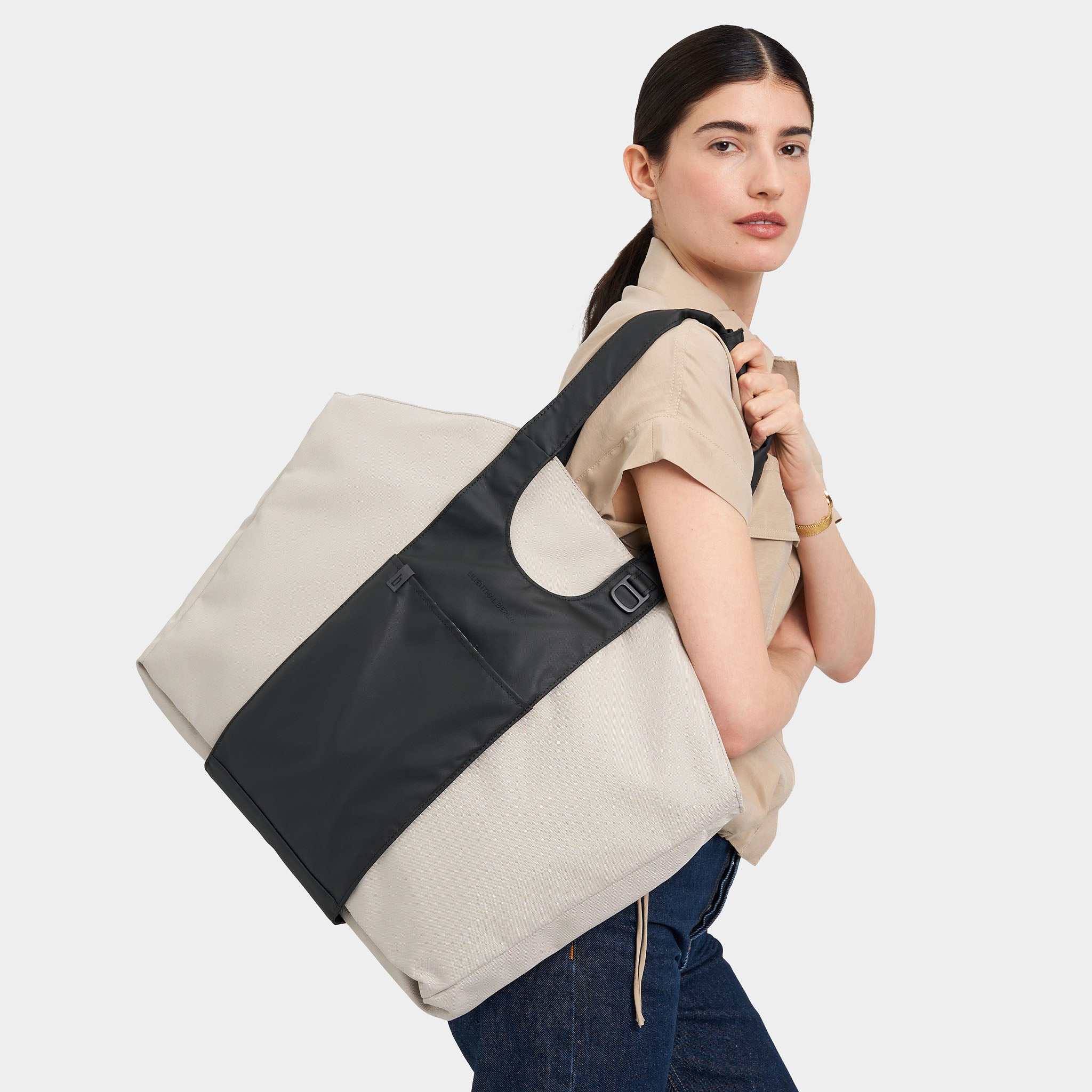 lilienthal-berlin-urbaneer-tote-bag-utility-beige image 4
