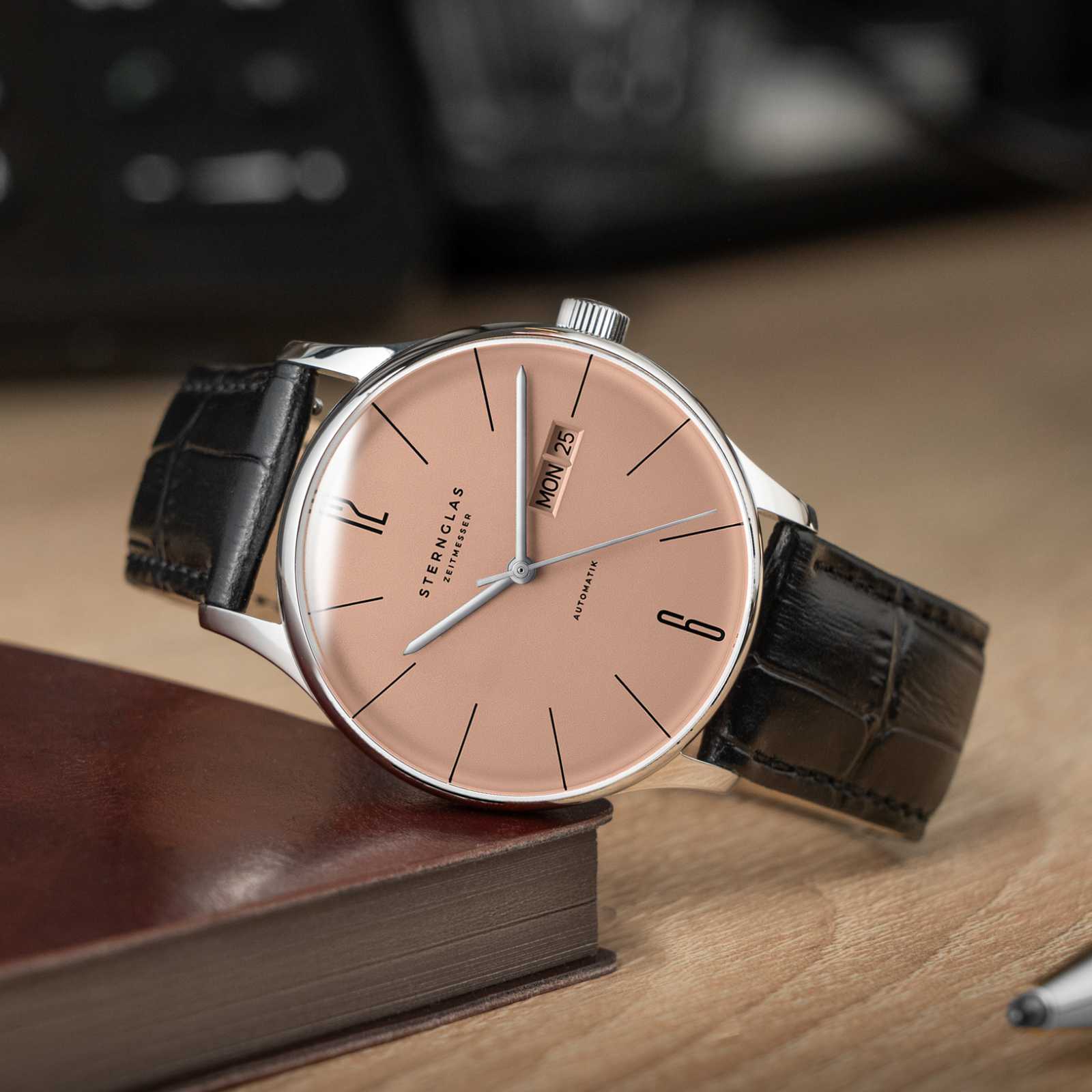 sternglas-berlin-automatik-38mm-kupferbeige-lederuhr-unisex image 4