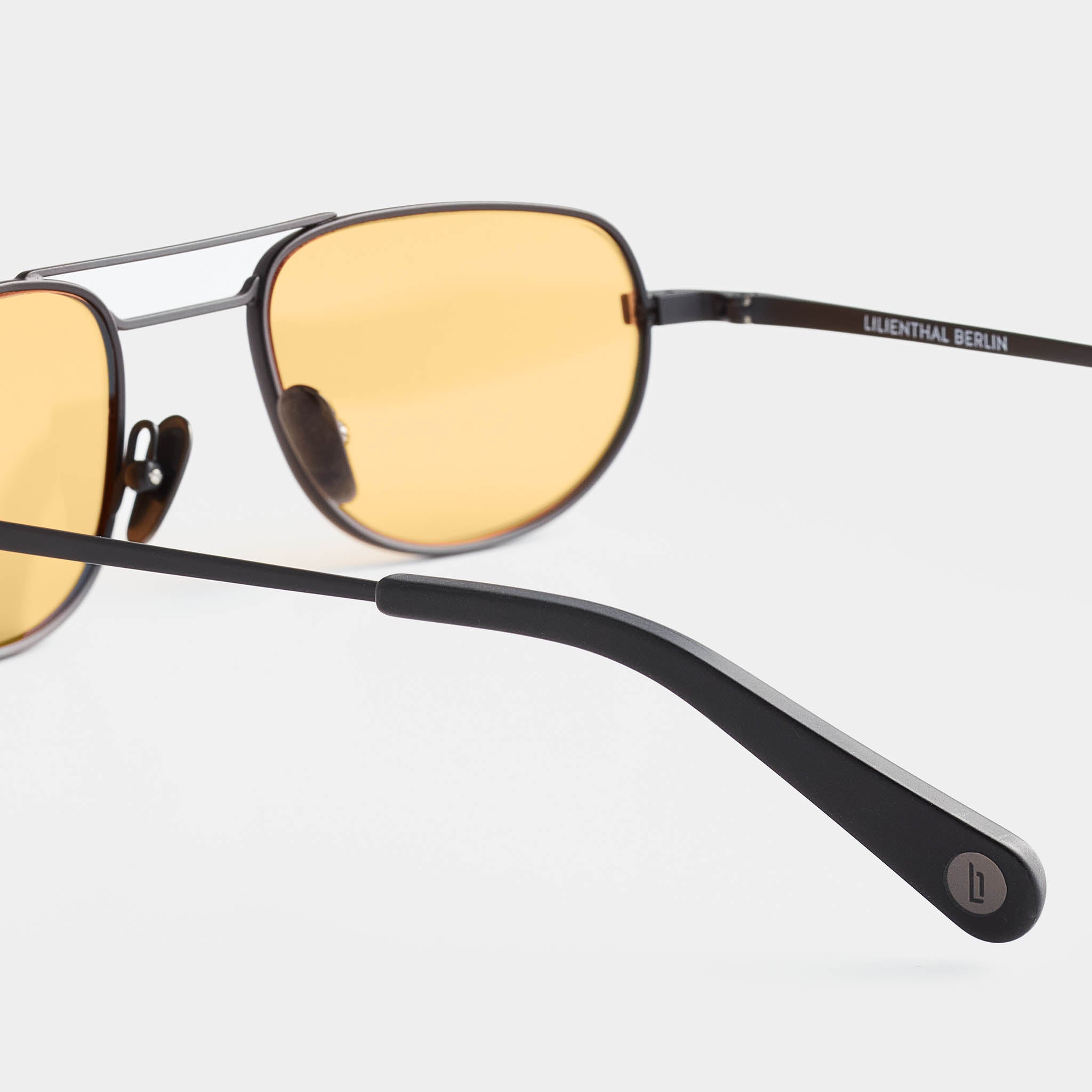 lilienthal-berlin-neo-wave-sonnenbrille-black-anthracite-orange-limited-edition image 6