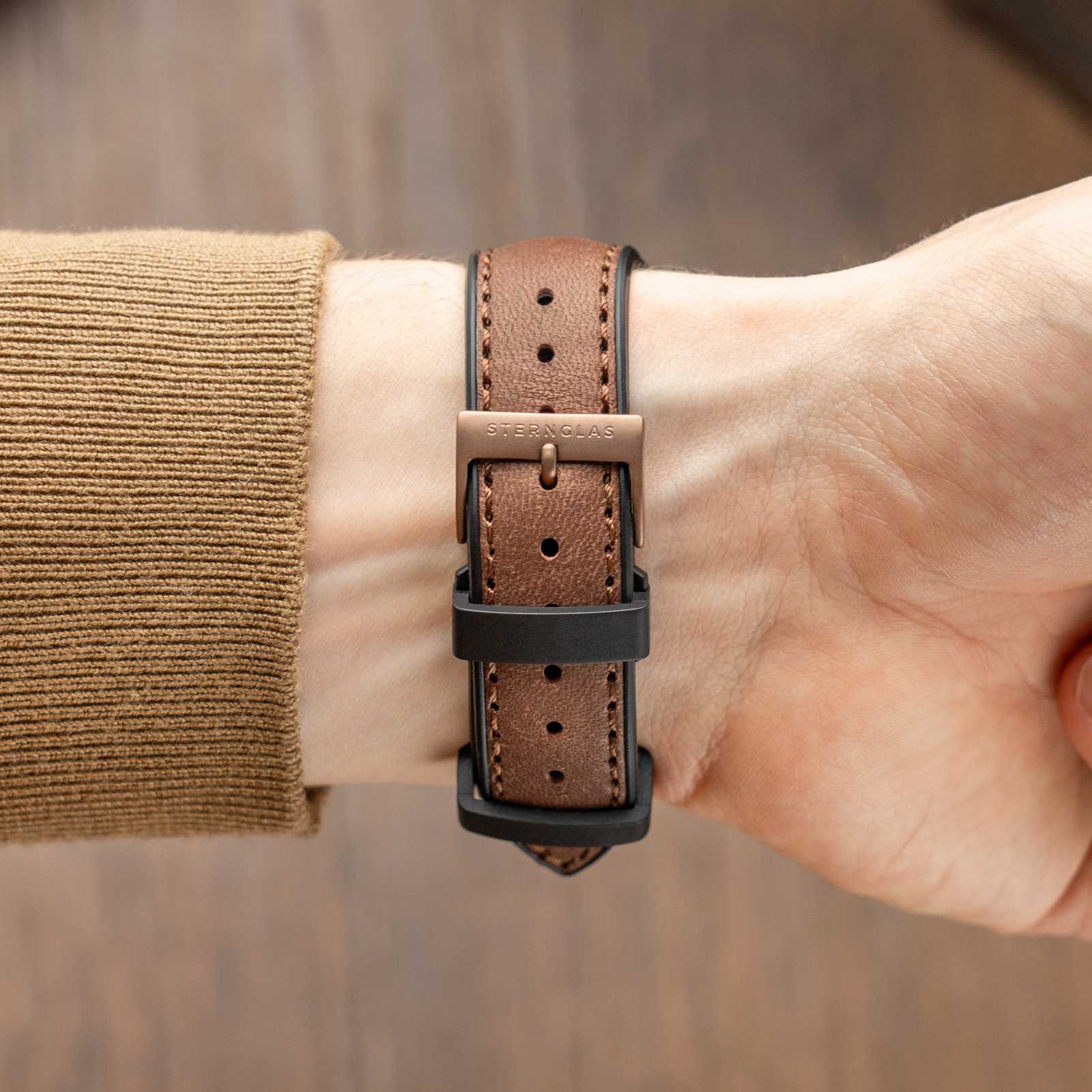 sternglas-hybrid-armband-20-mm-dunkelbraun-leder-silikon image 4