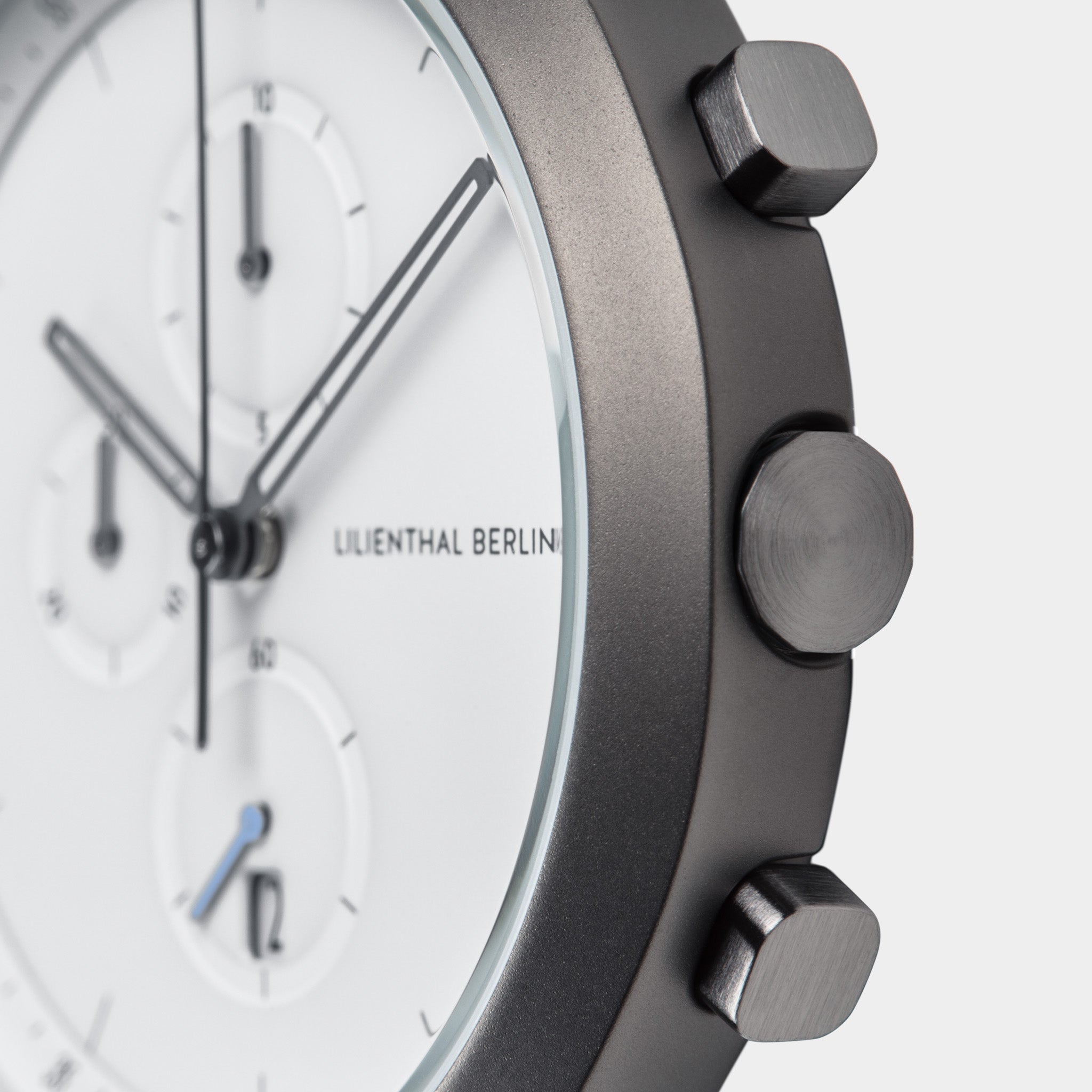 lilienthal-berlin-chronograph-dark-silver-white-mit-lederarmband-2 image 5