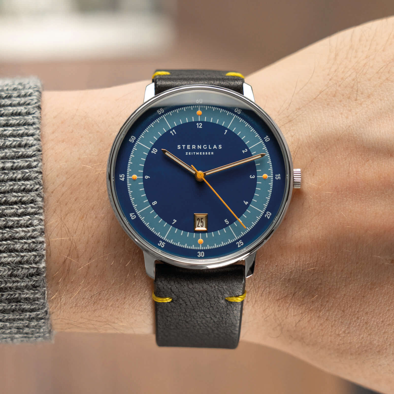 sternglas-hamburg-edition-1911-uhr-42-mm-herren-uhr-dunkelblau-elbtunnel-design image 2