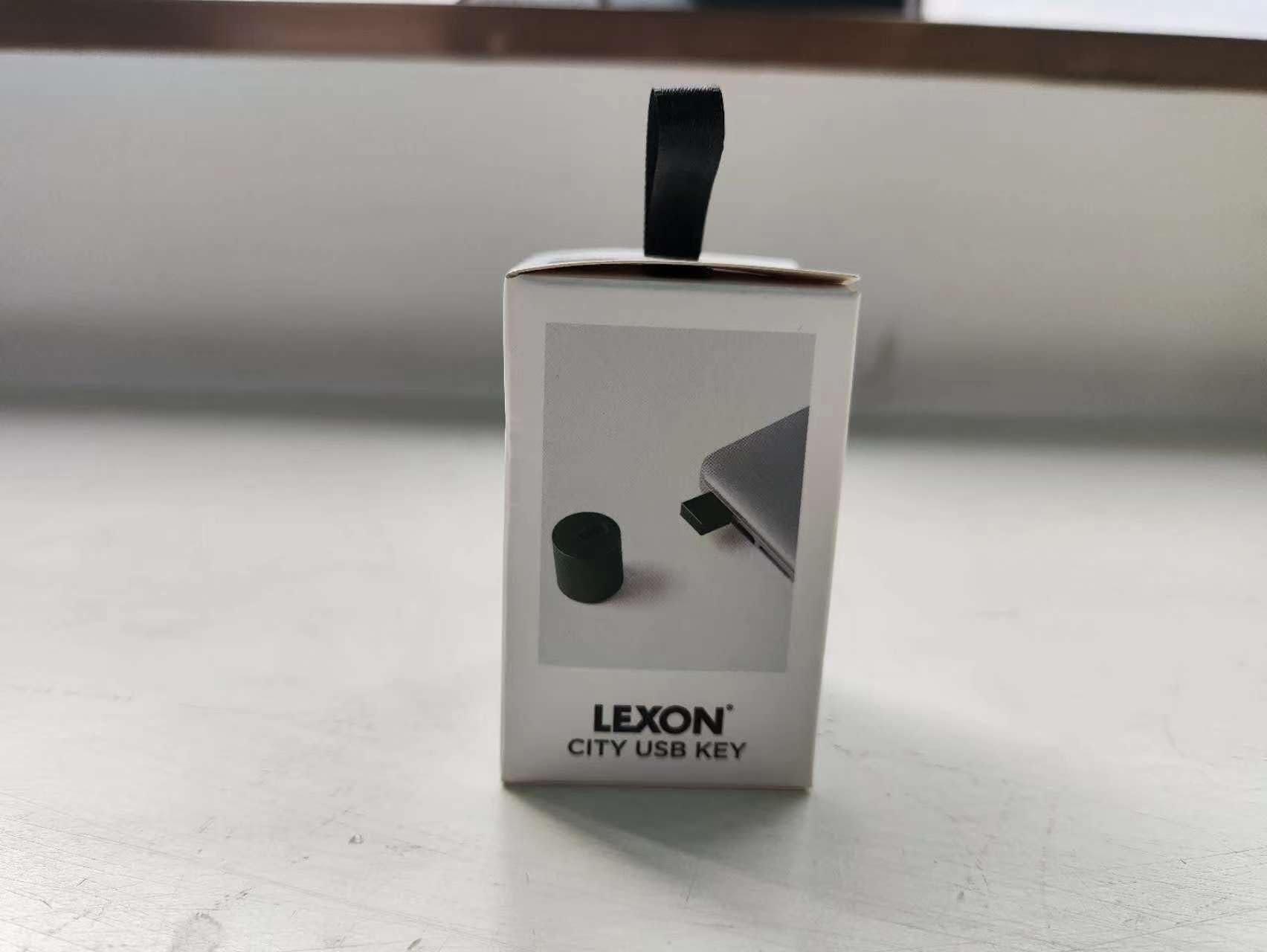 lexon-city-usb-stick-32-gb-dunkelgr-n-aluminium image 4