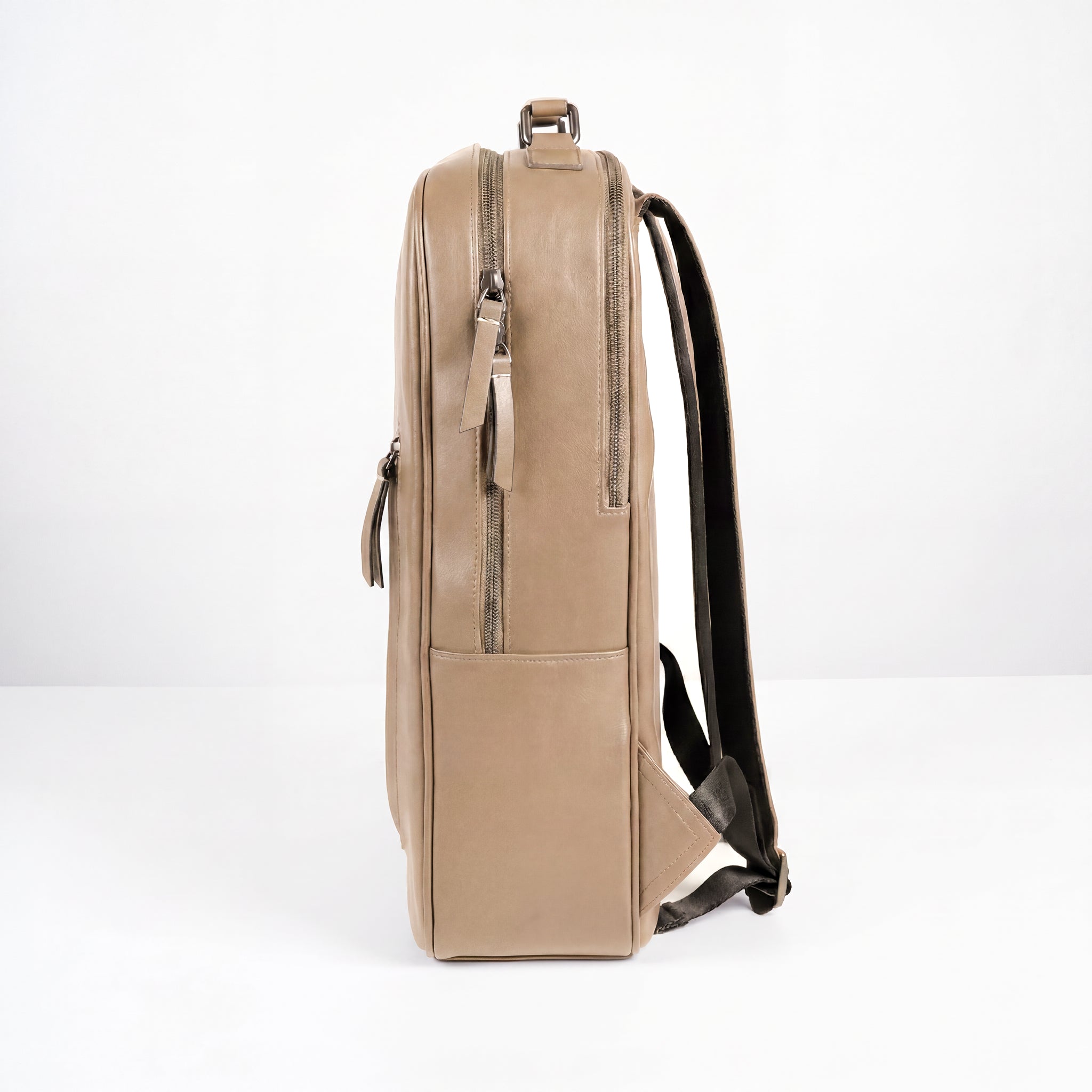 lilienthal-berlin-virtuoso-minimalist-rucksack-12l-sand-kaktusleder image 4